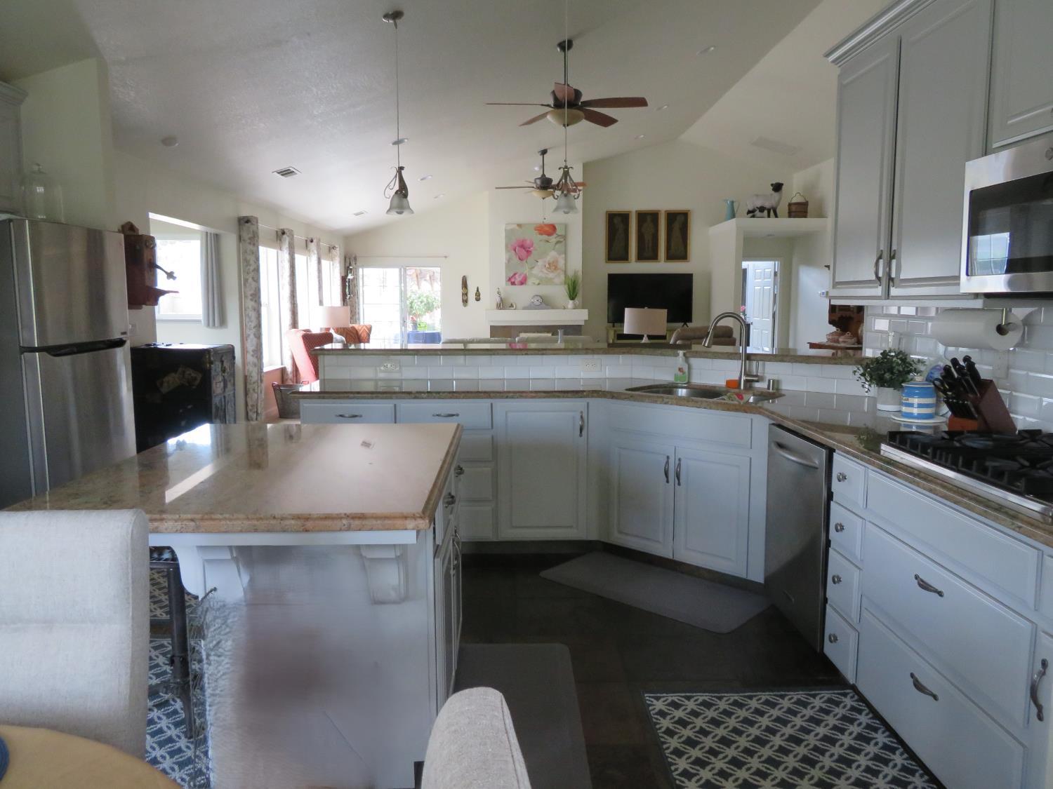 Oakdale, California, 95361, United States, 3 Bedrooms Bedrooms, ,2 BathroomsBathrooms,Residential,For Sale,1942703