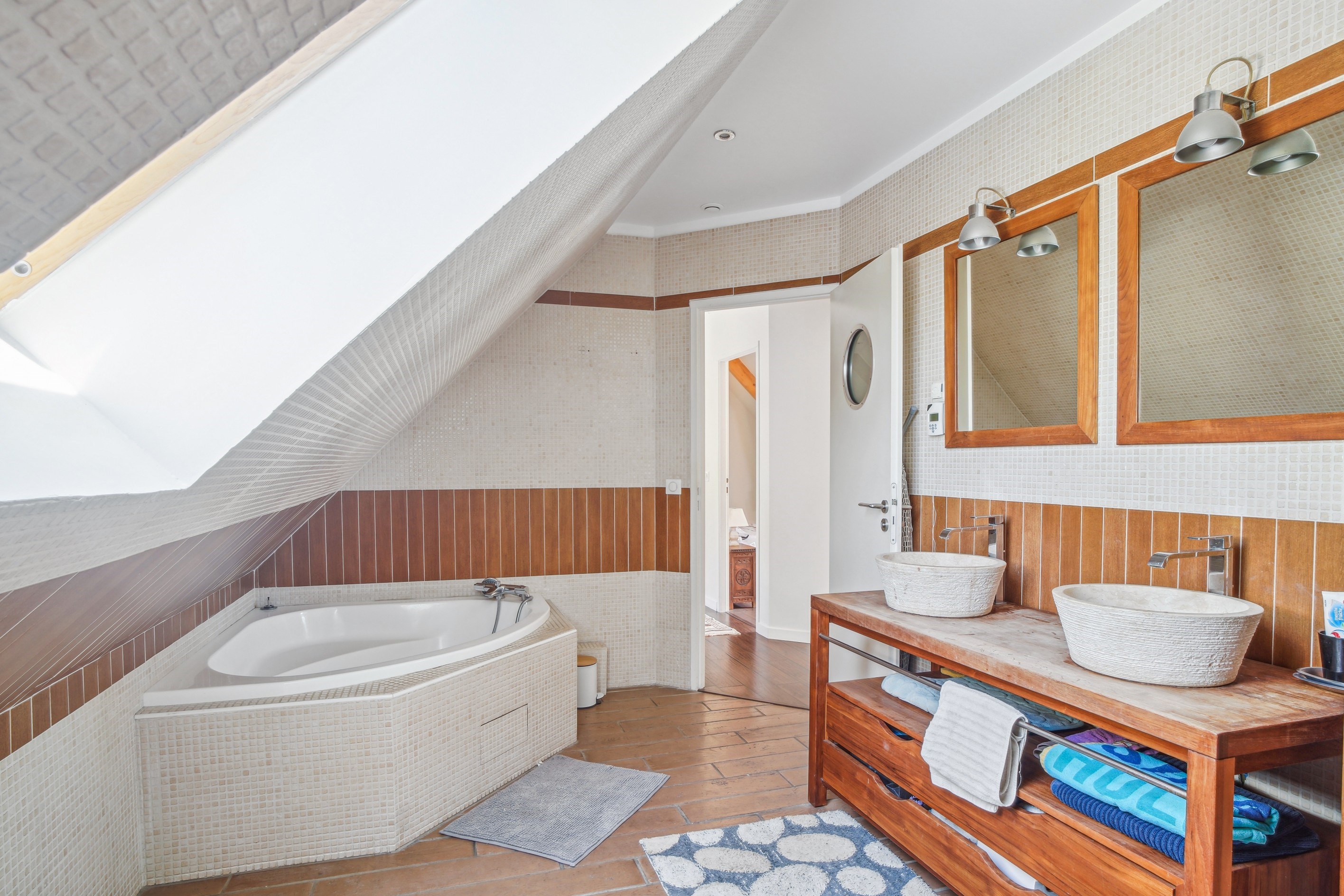  Exceptional property in the heart of Montfort l