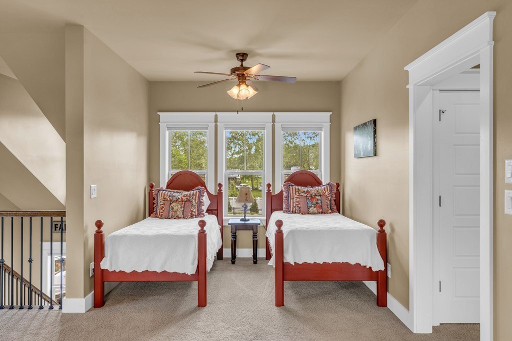 Hayesville, North Carolina, 28904, United States, 2 Bedrooms Bedrooms, ,3 BathroomsBathrooms,Residential,For Sale,1810618