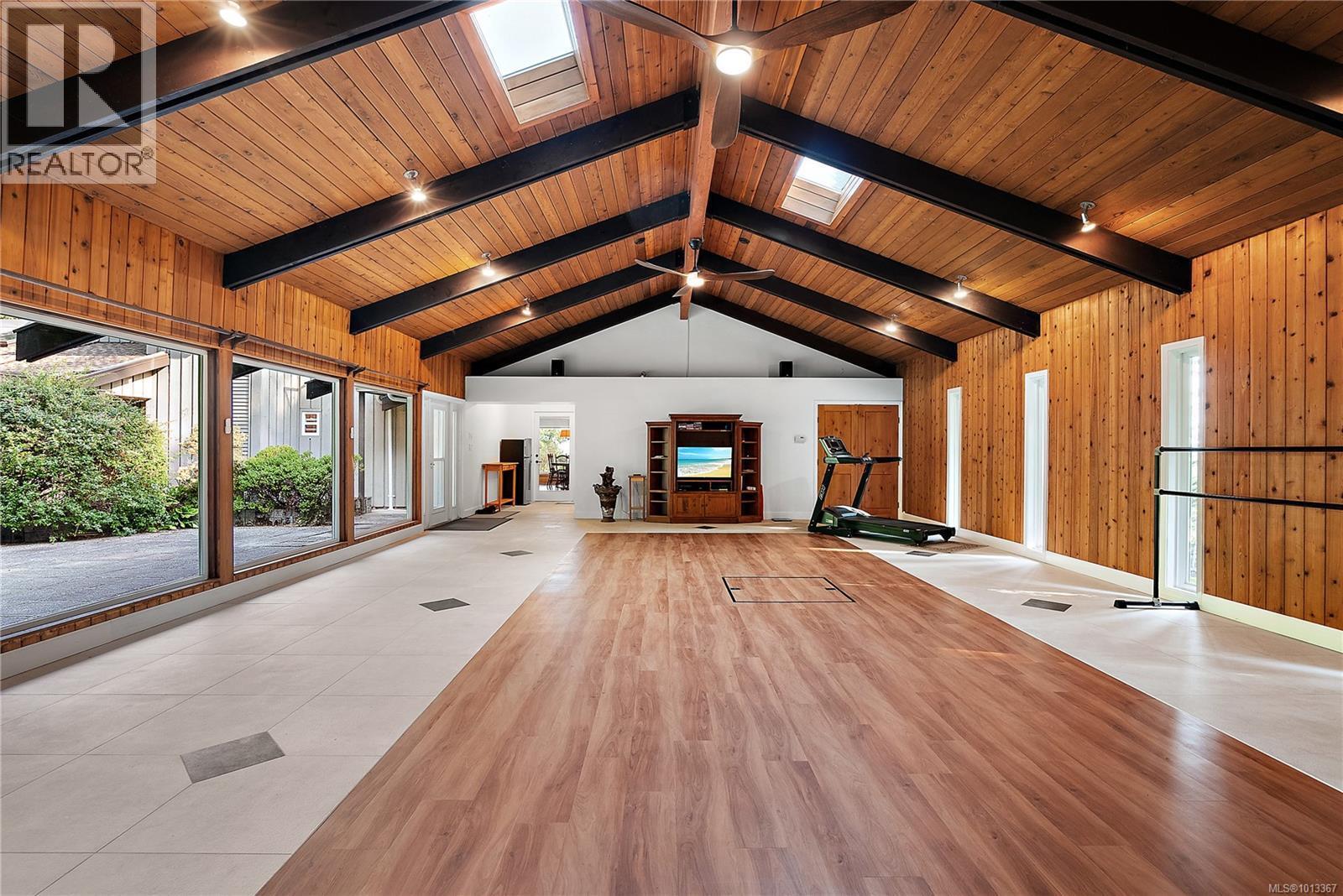 NORTH SAANICH, British Columbia, V8L 5L5, CA, 5 Bedrooms Bedrooms, ,4 BathroomsBathrooms,Residential,For Sale,1946996