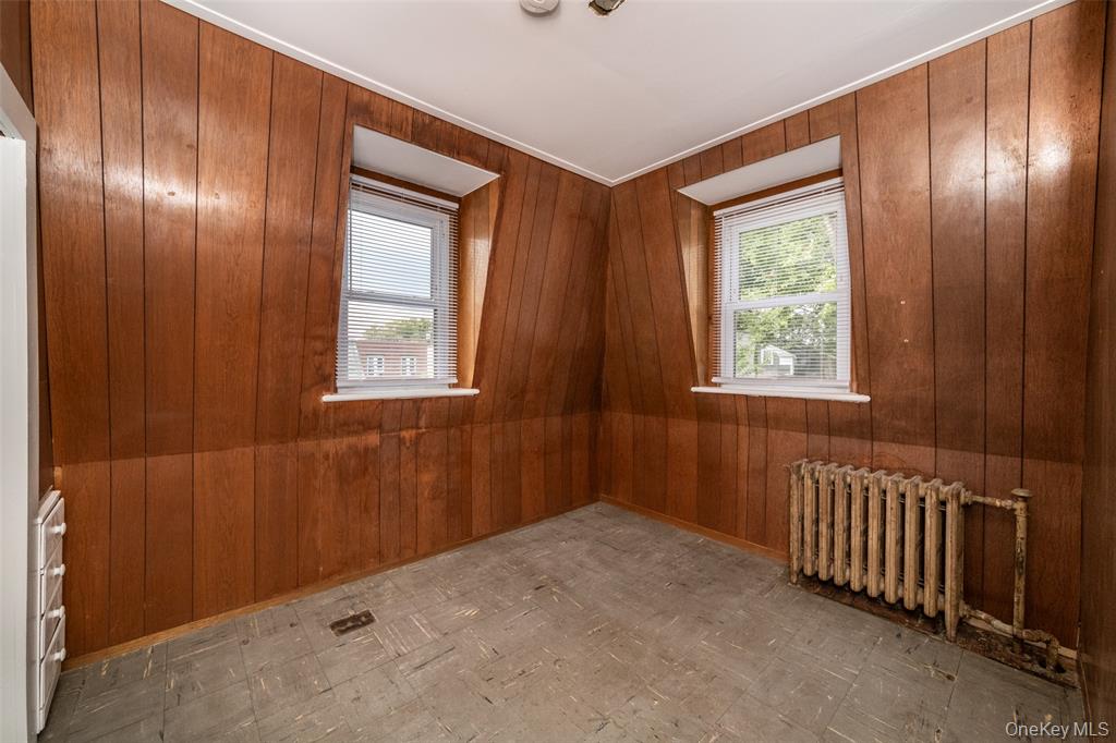 Bronx, New York, 10464, United States, 4 Bedrooms Bedrooms, ,Residential,For Sale,1937282