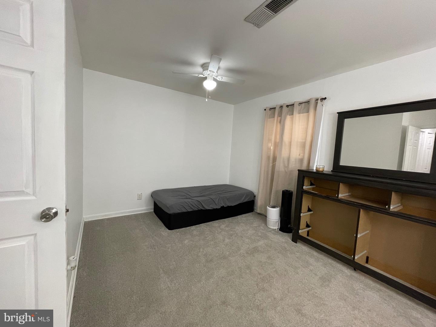 Centreville, Virginia, 20120, United States, 3 Bedrooms Bedrooms, ,2 BathroomsBathrooms,Residential,For Sale,1988924