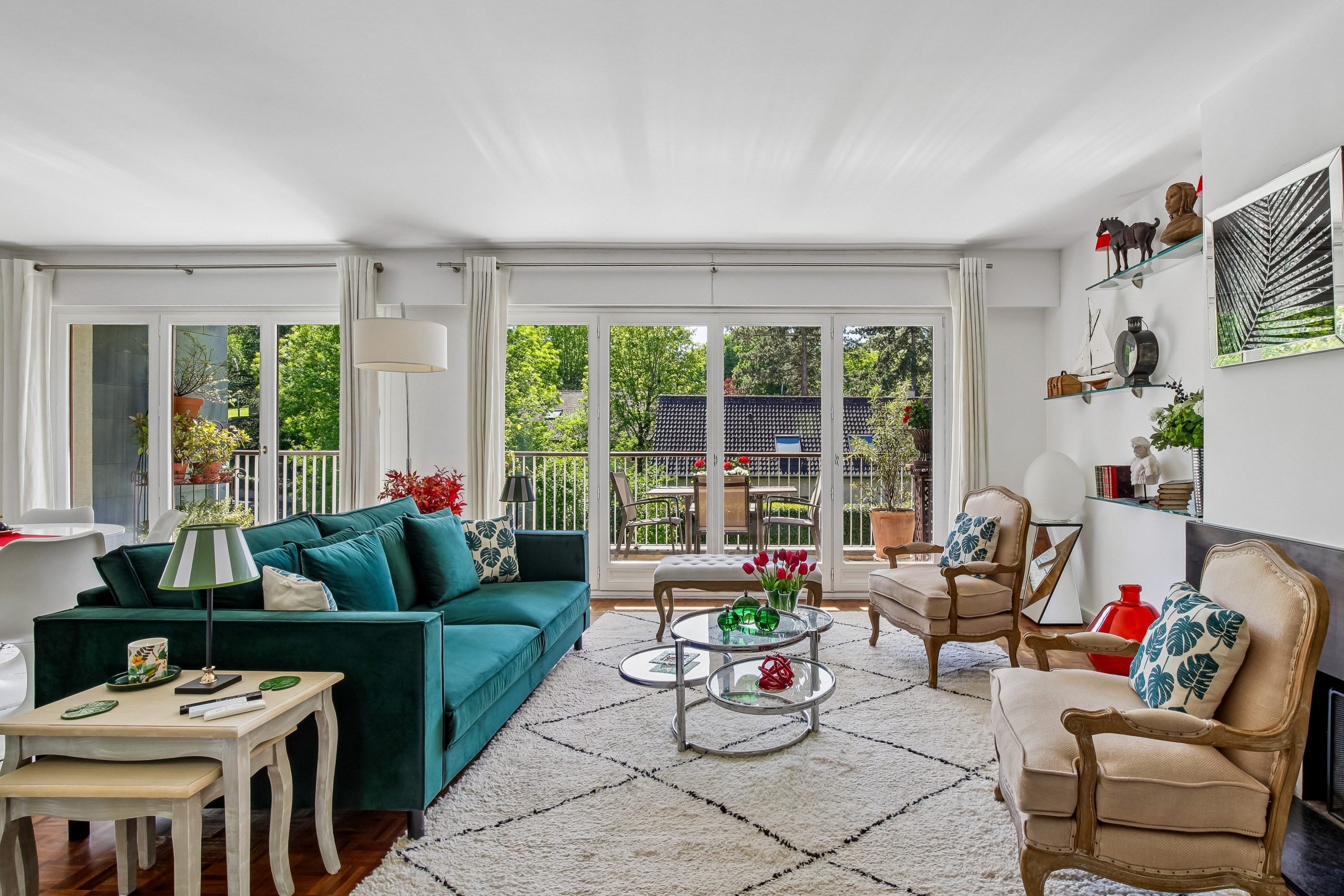  Sun-Filled Apartment with Terrace, Balcony and Open Green Views - 物件實景