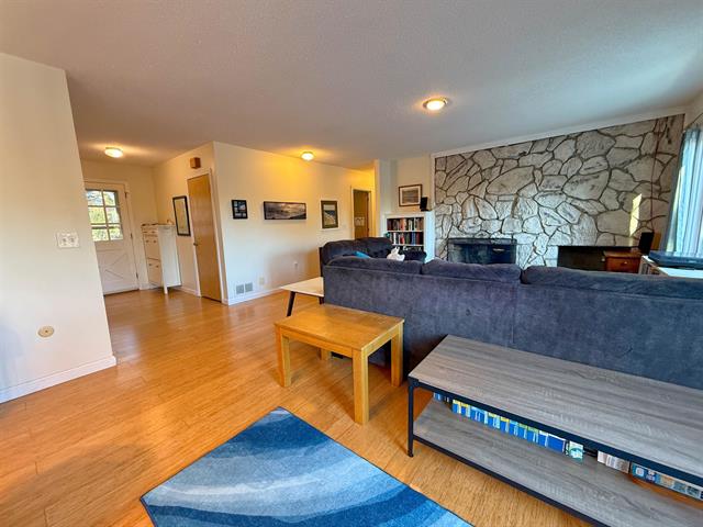 Bow, New Hampshire, 03304, United States, 3 Bedrooms Bedrooms, ,1 BathroomBathrooms,Residential,For Sale,1974314