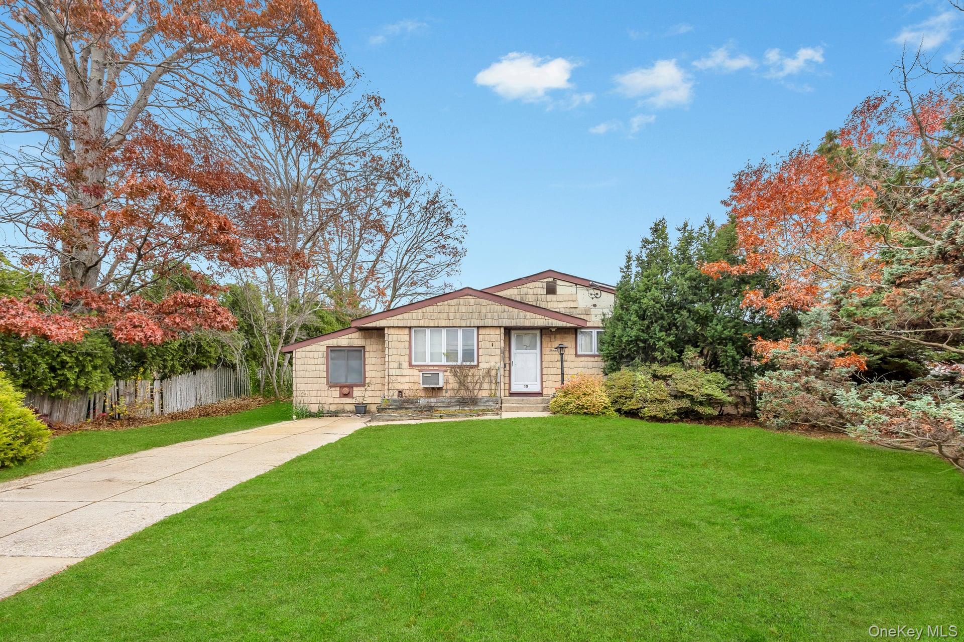 Deer Park, New York, 11729, United States, 4 Bedrooms Bedrooms, ,2 BathroomsBathrooms,Residential,For Sale,1992867