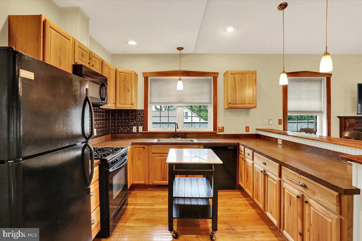 Manheim, Pennsylvania, 17545, United States, 6 Bedrooms Bedrooms, ,8 BathroomsBathrooms,Residential,For Sale,1896454