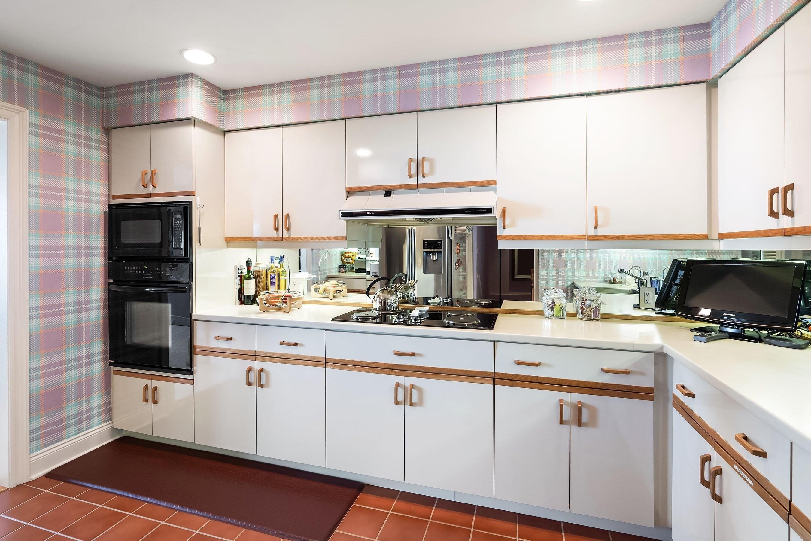 JC, Greenville, New Jersey, 07305, United States, 3 Bedrooms Bedrooms, ,3 BathroomsBathrooms,Residential,For Sale,1981976