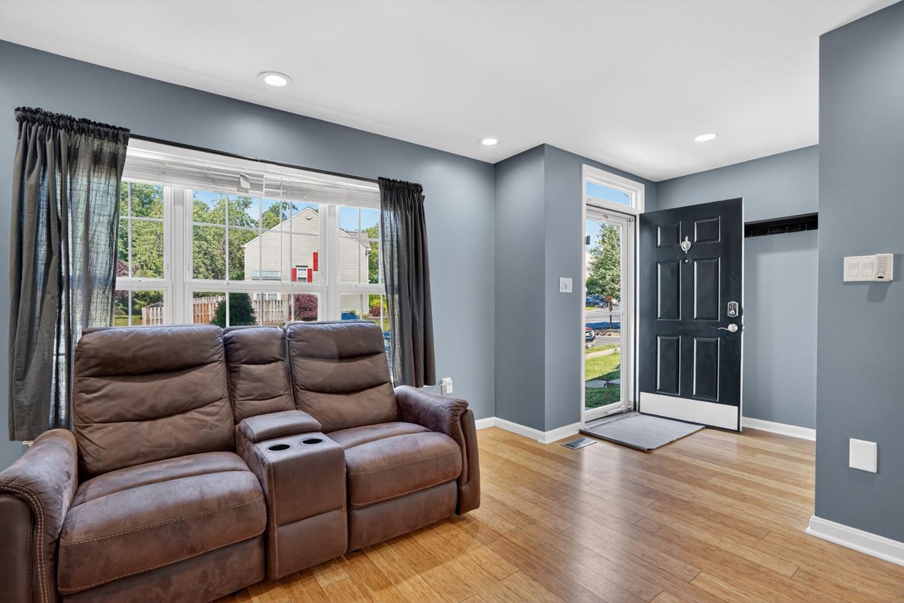  12887 Hunterbrook Drive, Woodbridge, VA, 22192 - 物件實景