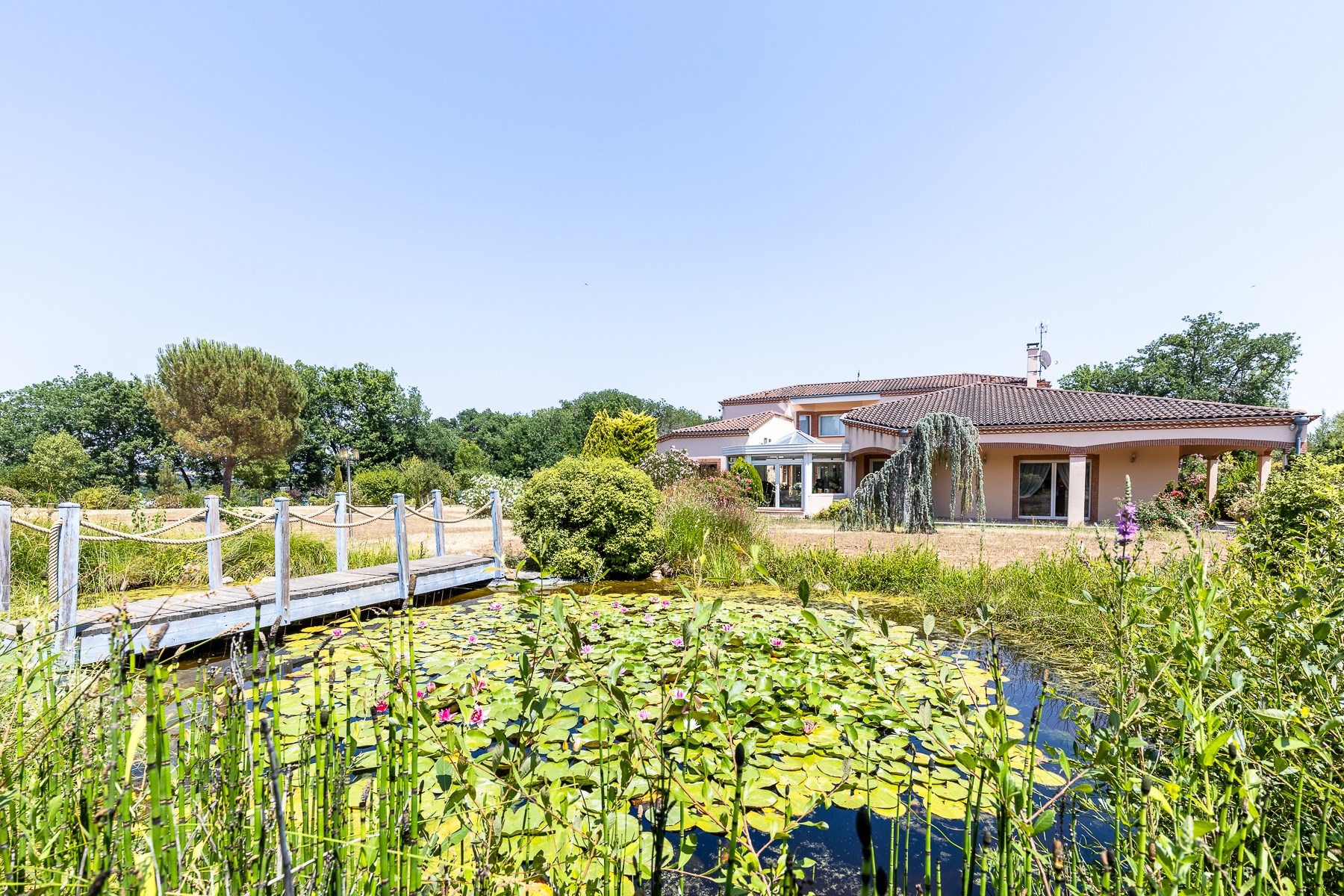 A superb, recently built property with exceptional features. - 物件實景