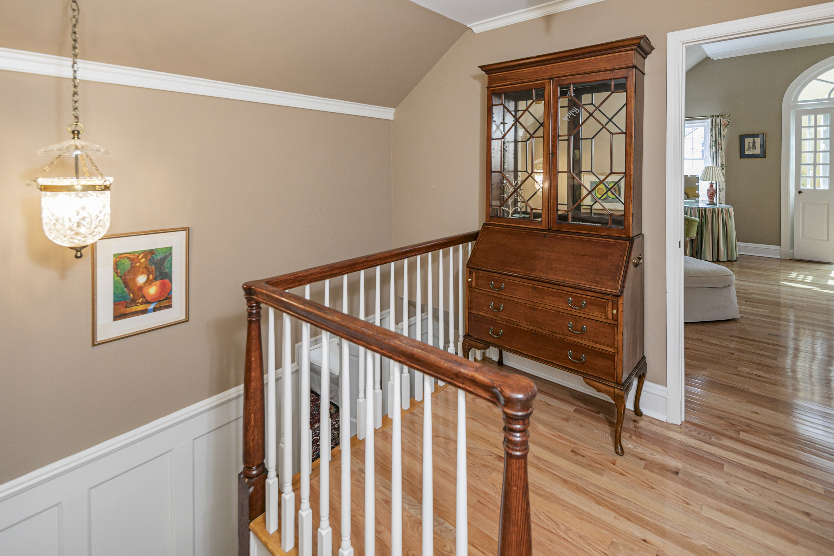  a gated western section home where  european gardens meet storybook style - 物件實景