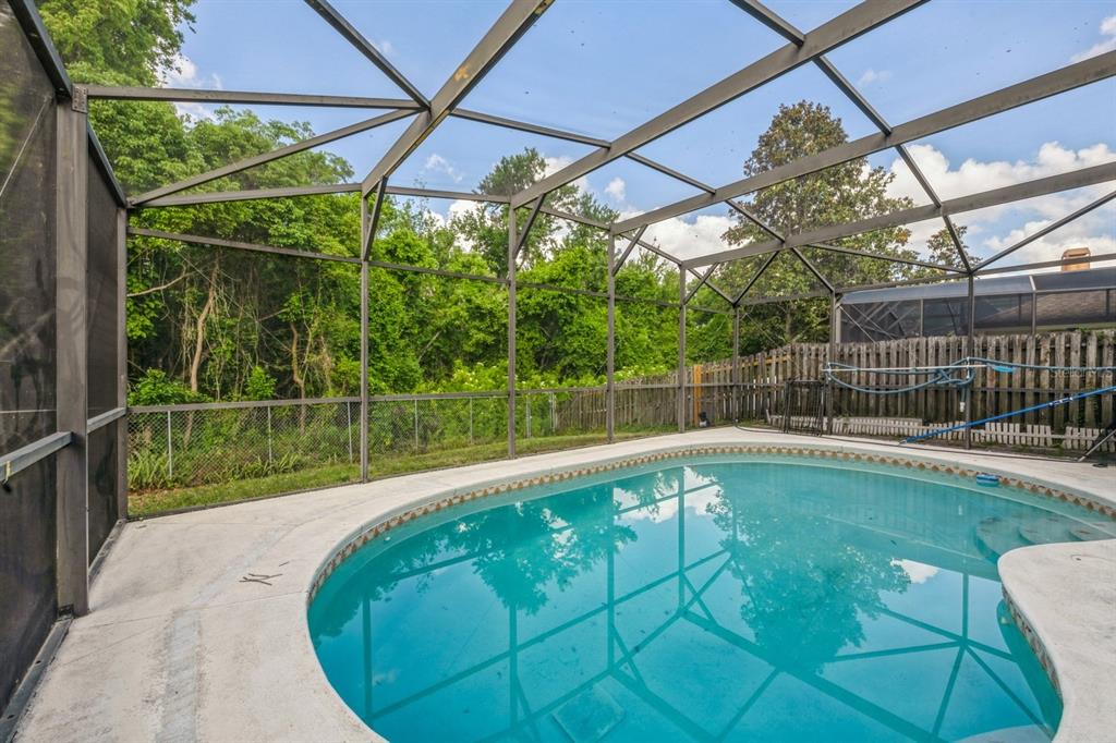 Longwood, Florida, 32750, United States, 6 Bedrooms Bedrooms, ,4 BathroomsBathrooms,Residential,For Sale,1896627