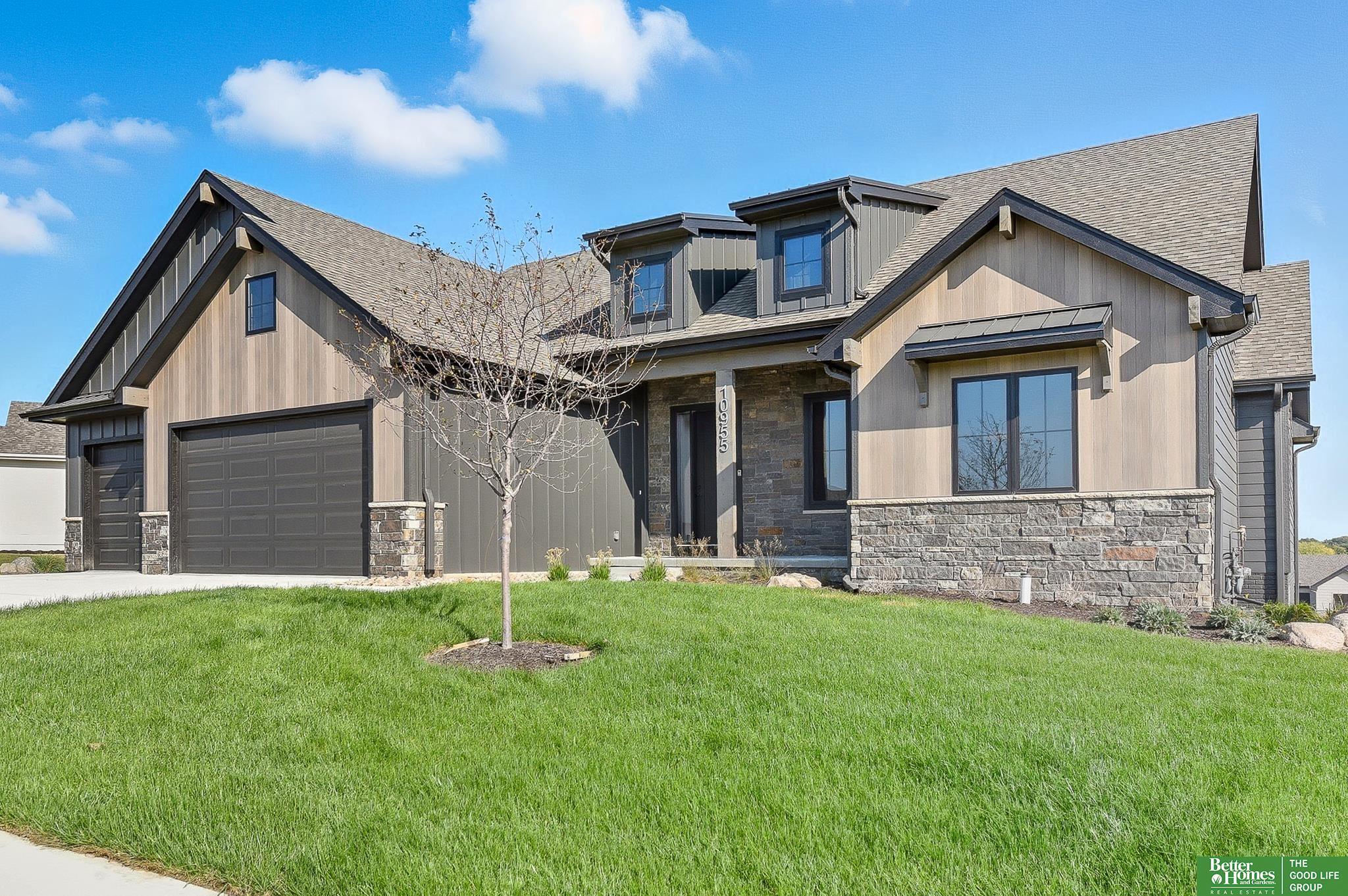 102nd St, Papillion, NE 68046
