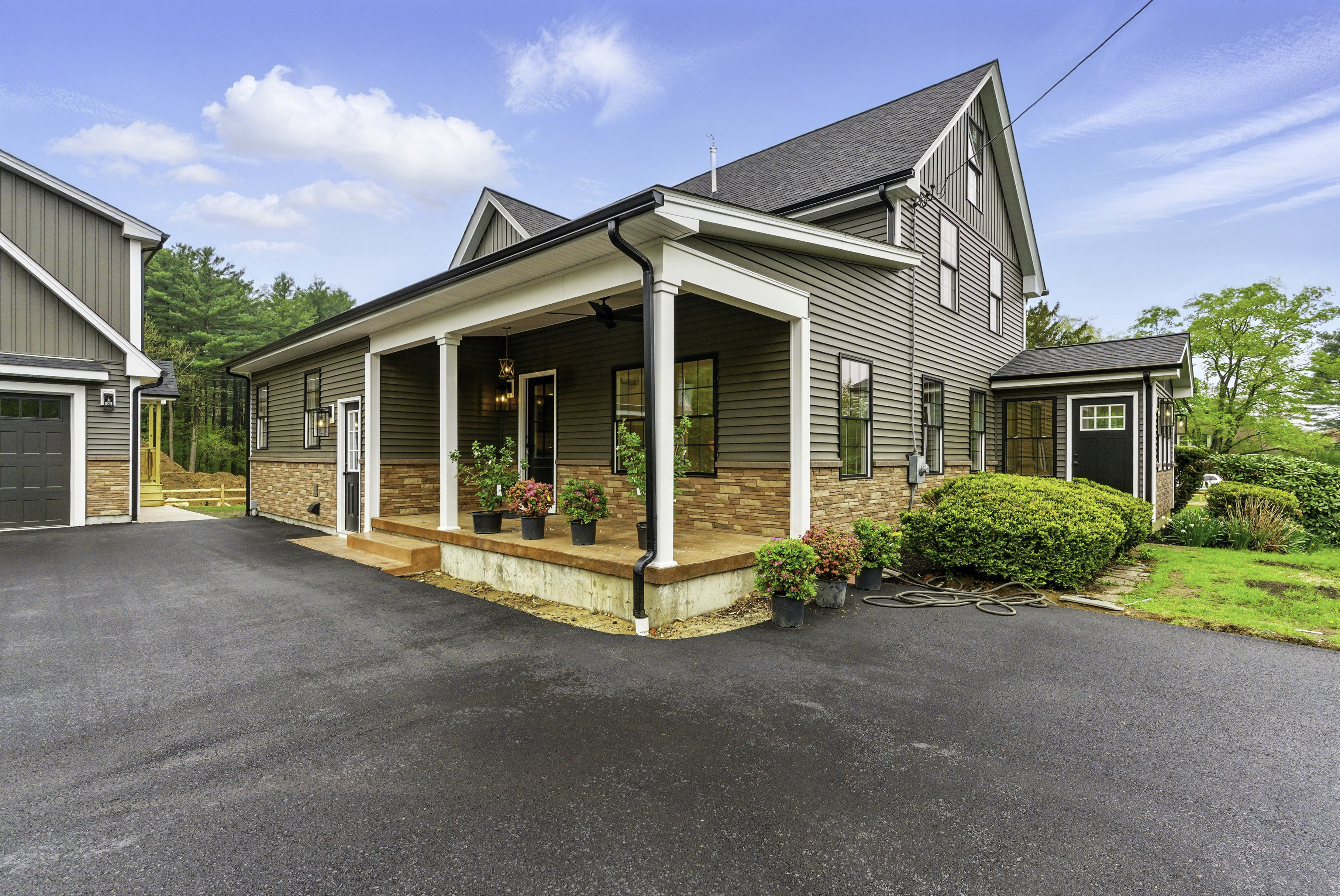 Hopedale, Massachusetts, 01747, United States, 3 Bedrooms Bedrooms, ,2 BathroomsBathrooms,Residential,For Sale,1979409