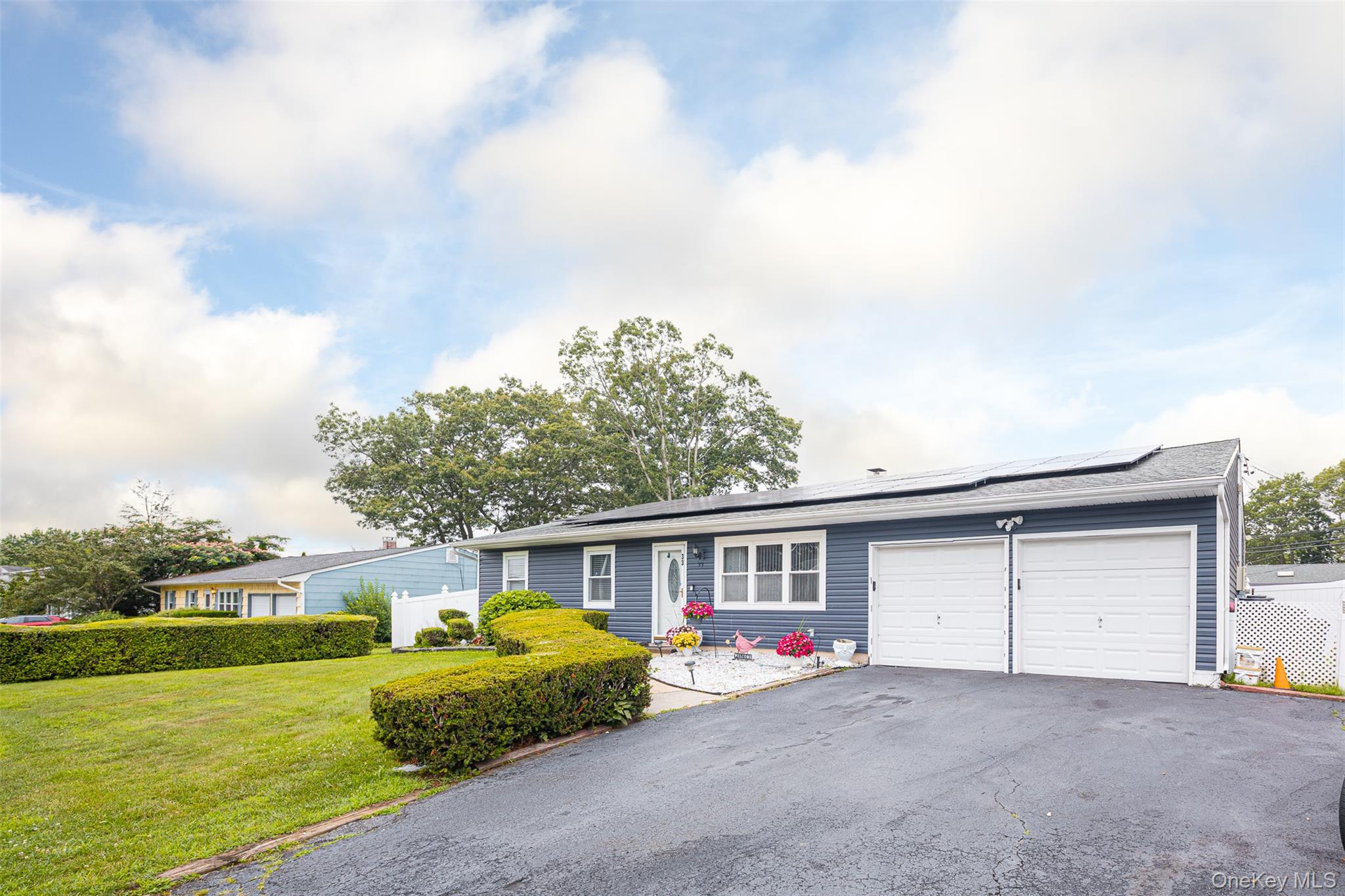 Port Jefferson Station, New York, 11776, United States, 3 Bedrooms Bedrooms, ,2 BathroomsBathrooms,Residential,For Sale,1938737