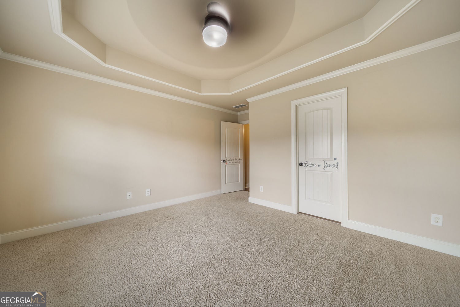 Snellville, Georgia, 30078, United States, 4 Bedrooms Bedrooms, ,5 BathroomsBathrooms,Residential,For Sale,1992513