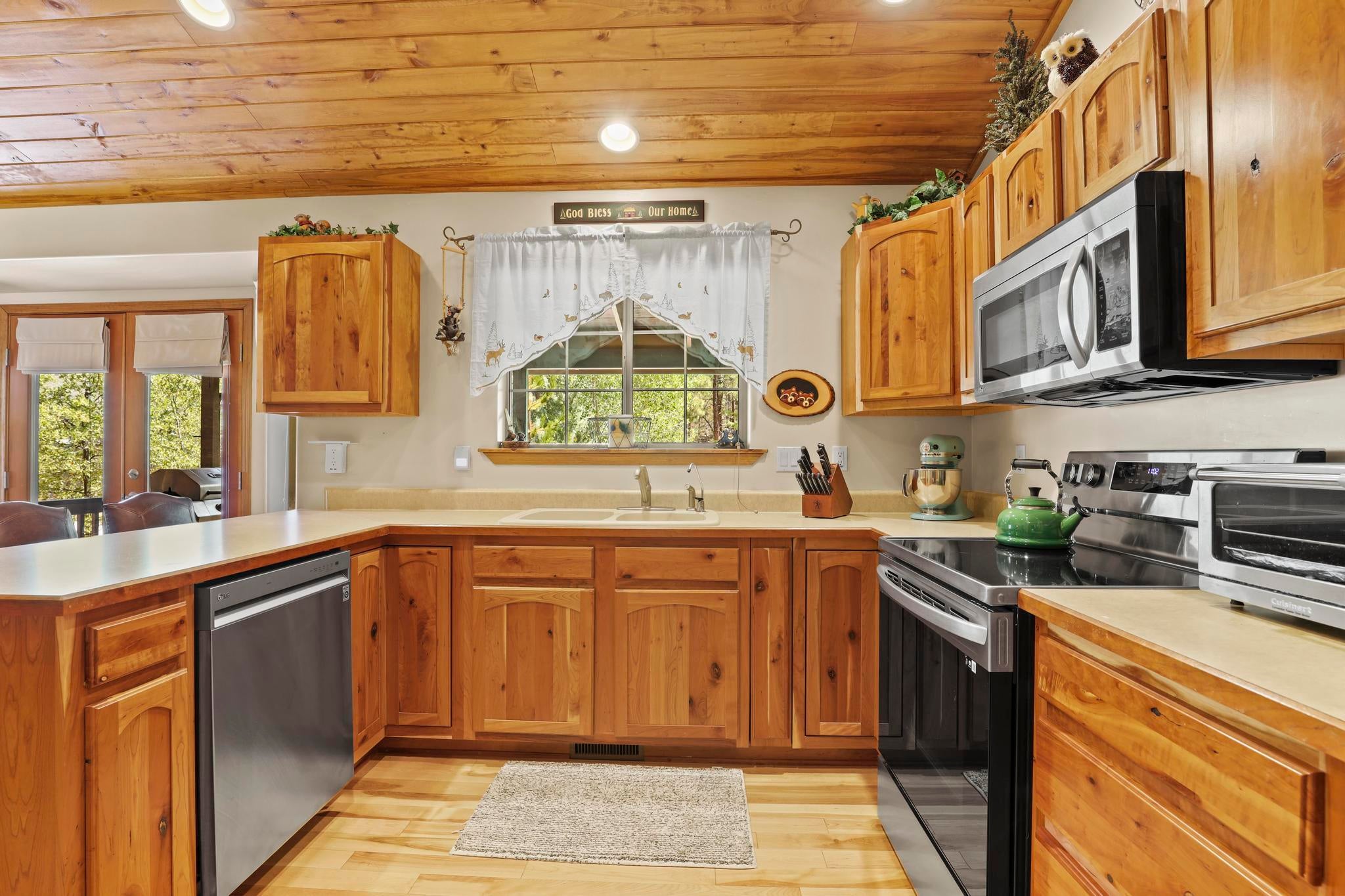 Pine, Arizona, 85544, United States, 4 Bedrooms Bedrooms, ,2 BathroomsBathrooms,Residential,For Sale,1910772