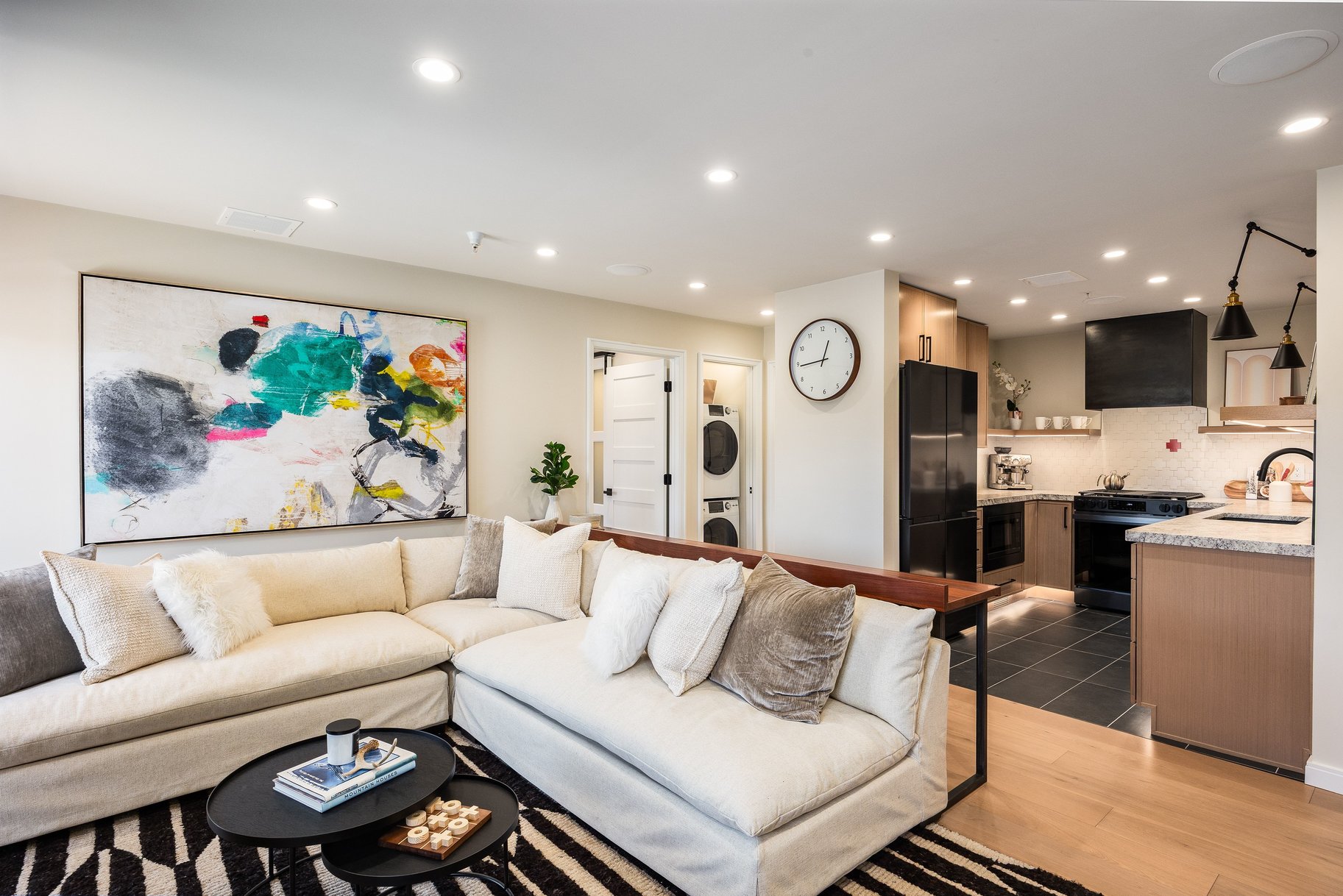  Fully Reimagined Ski-In/Ski-Out Condo — Smart Home Features - 物件實景