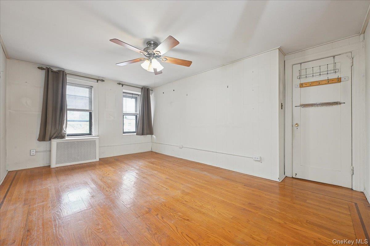 Valley Stream, New York, 11581, United States, 3 Bedrooms Bedrooms, ,2 BathroomsBathrooms,Residential,For Sale,1998416