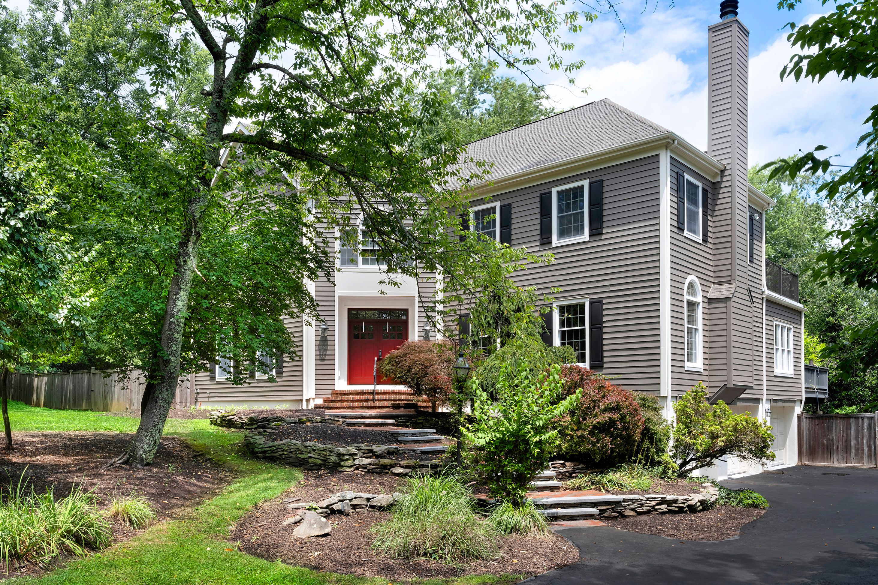  One-of-a-Kind Home, Timeless Warmth and Modern Functionality - 物件實景