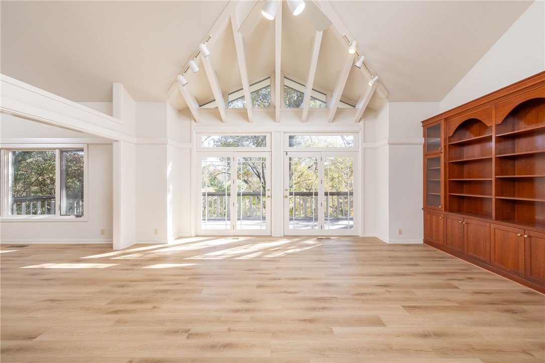 Fayetteville, Arkansas, 72703, United States, 3 Bedrooms Bedrooms, ,3 BathroomsBathrooms,Residential,For Sale,1989133