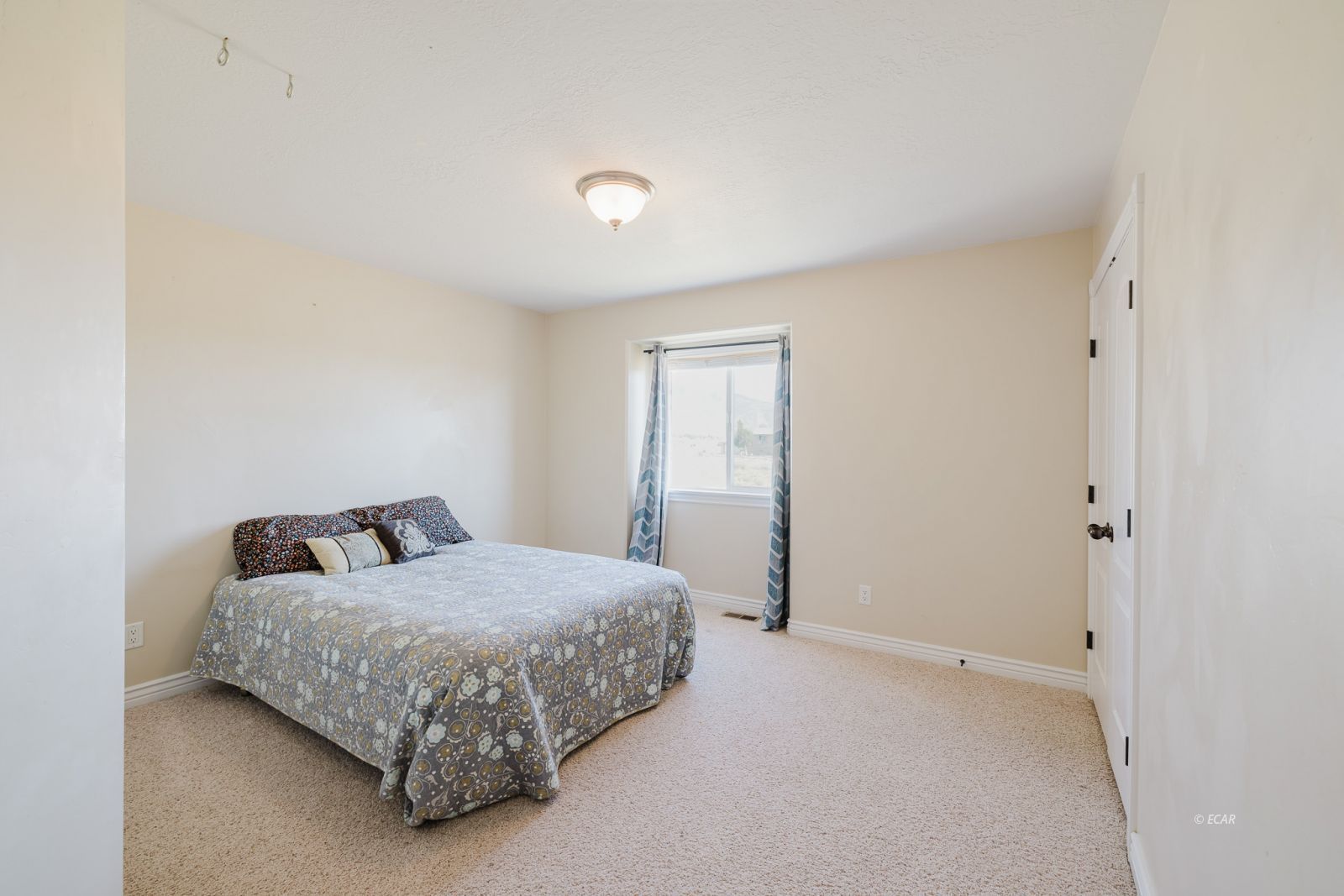 Spring Creek, Nevada, 89815, United States, 5 Bedrooms Bedrooms, ,4 BathroomsBathrooms,Residential,For Sale,1896341