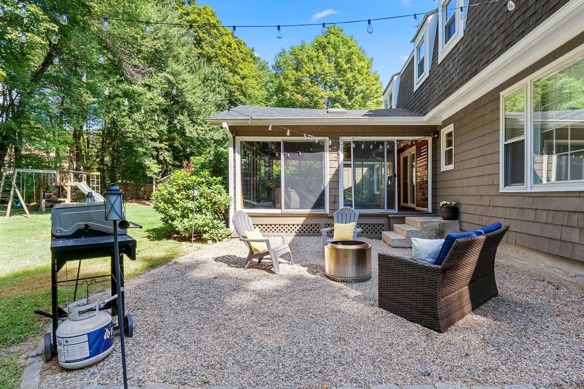 Simsbury, Connecticut, 06092, United States, 4 Bedrooms Bedrooms, ,3 BathroomsBathrooms,Residential,For Sale,1940650