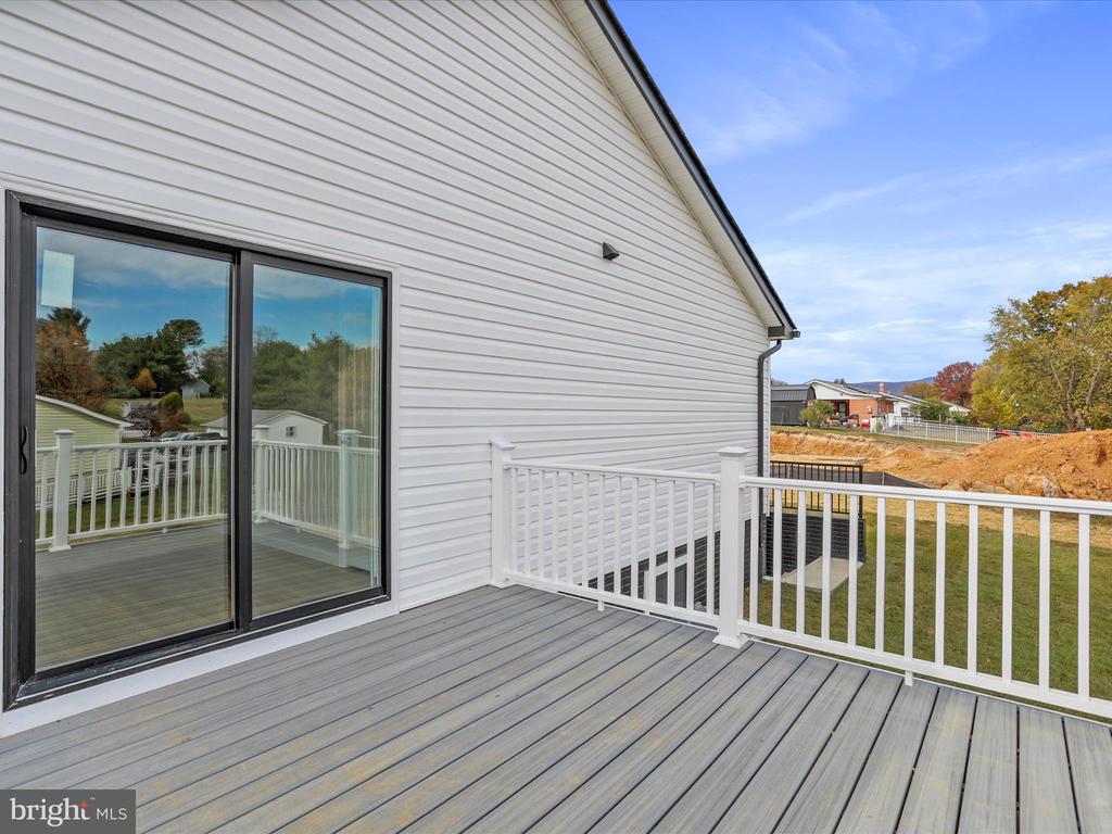 Woodstock, Virginia, 22664, United States, 5 Bedrooms Bedrooms, ,3 BathroomsBathrooms,Residential,For Sale,1982458