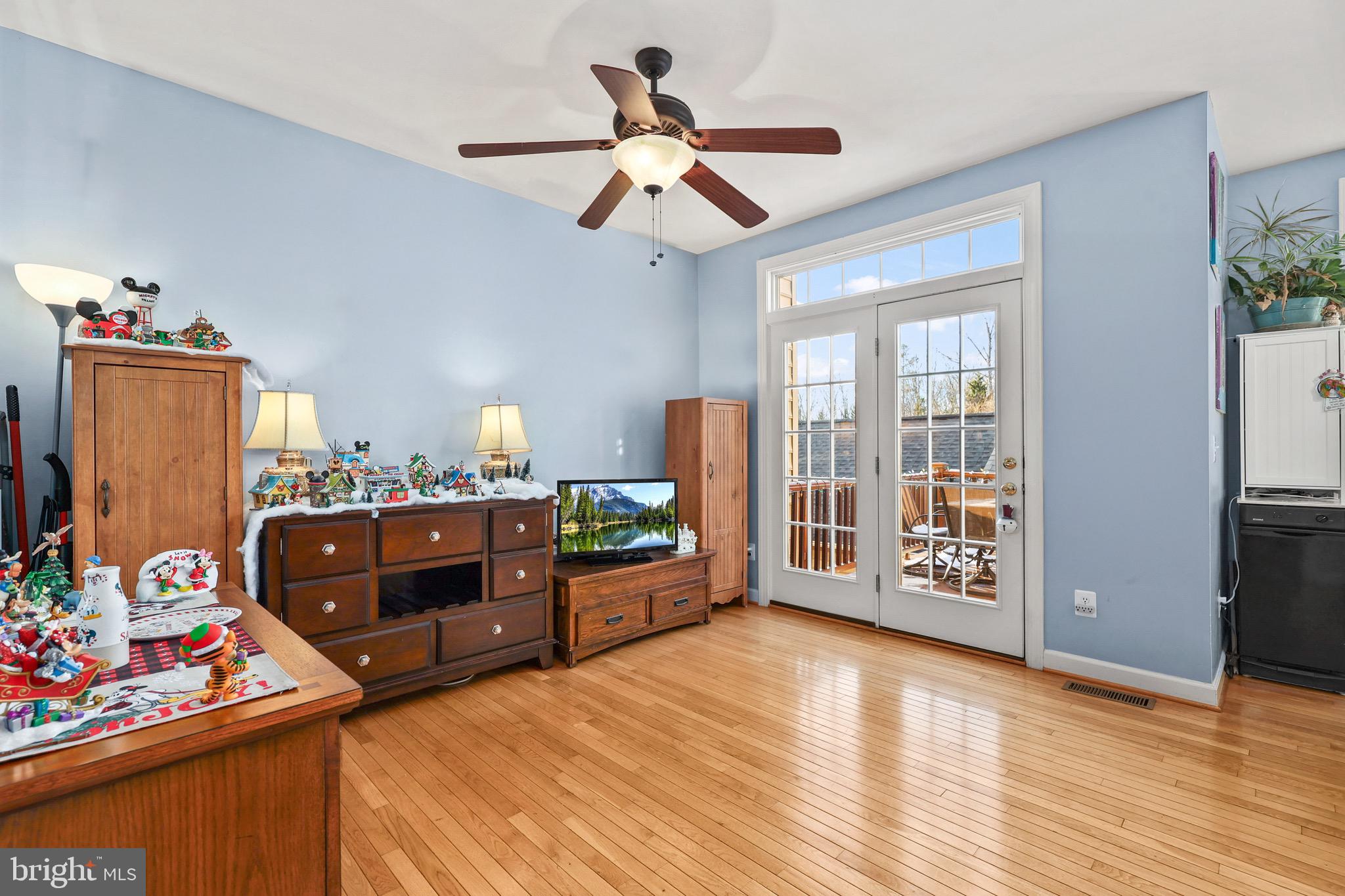 Woodbridge, Virginia, 22192, United States, 4 Bedrooms Bedrooms, ,4 BathroomsBathrooms,Residential,For Sale,2006181