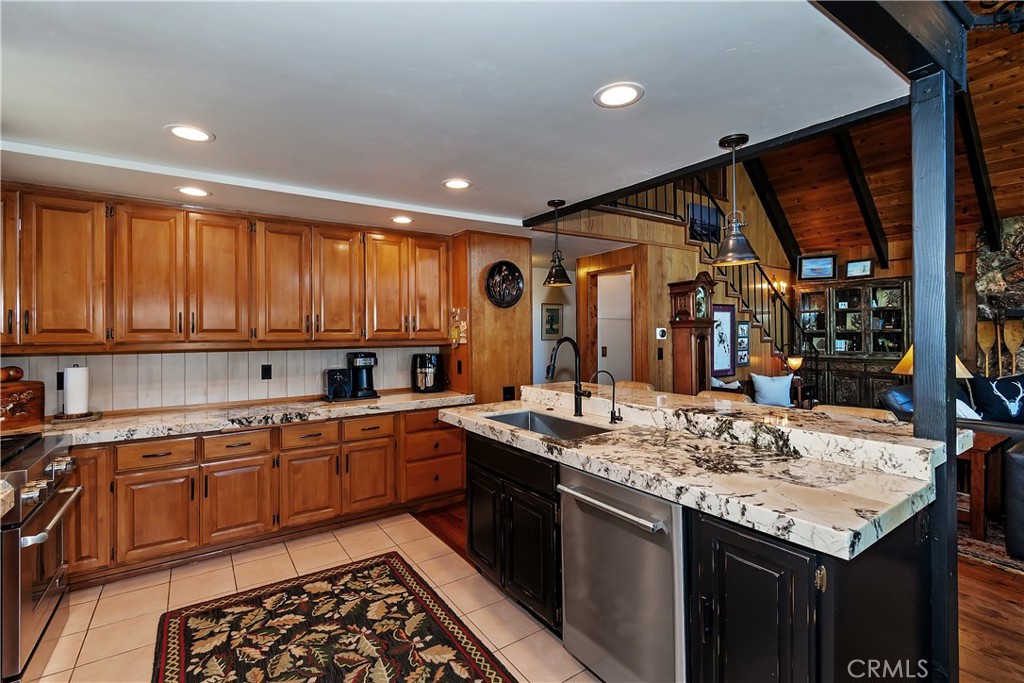 Lake Arrowhead, California, 92352, United States, 3 Bedrooms Bedrooms, ,1 BathroomBathrooms,Residential,For Sale,1988243