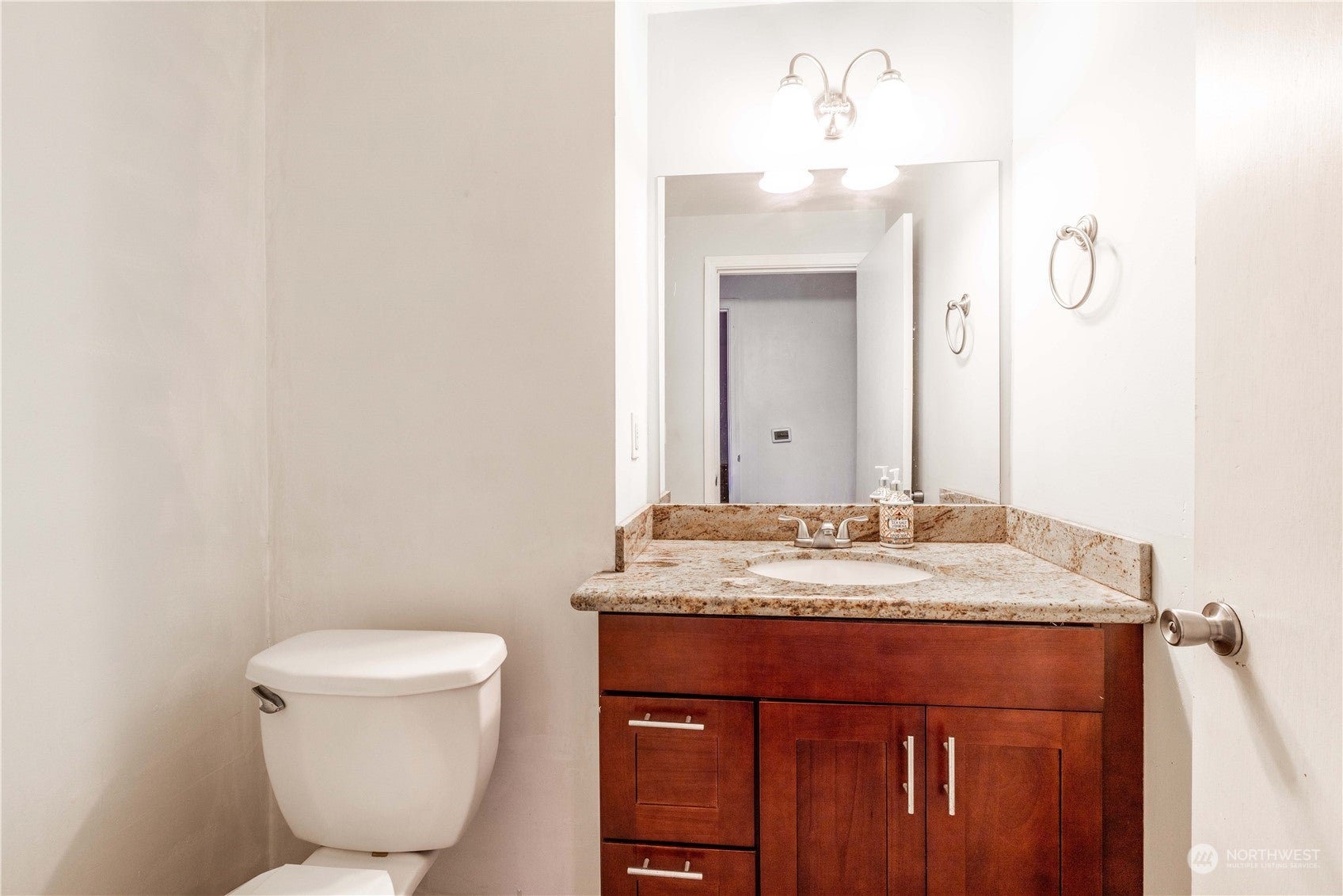 Tukwila, Washington, 98188, United States, 5 Bedrooms Bedrooms, ,2 BathroomsBathrooms,Residential,For Sale,1935805