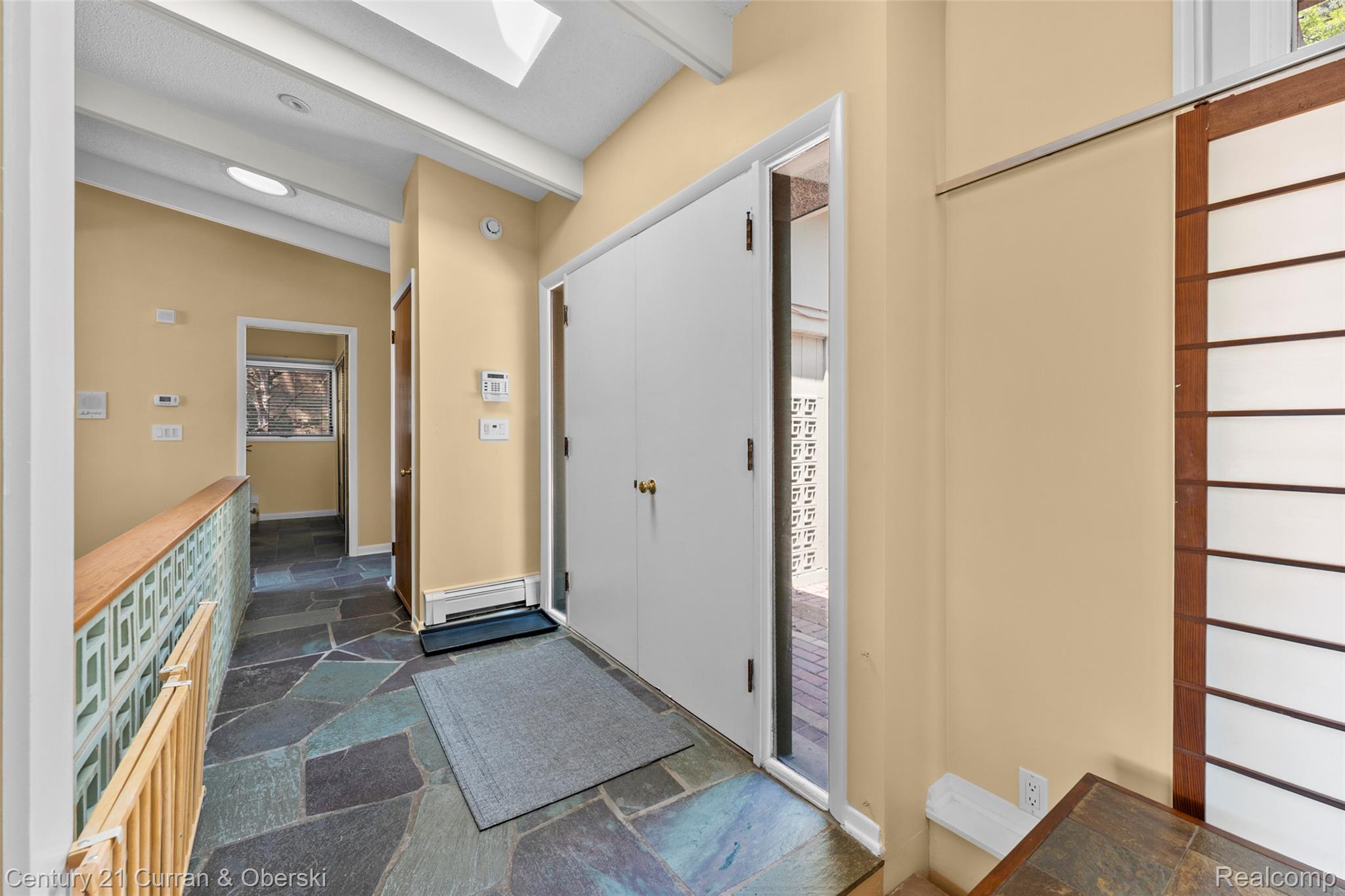 Walled Lake, Michigan, 48390, United States, 3 Bedrooms Bedrooms, ,3 BathroomsBathrooms,Residential,For Sale,1981243