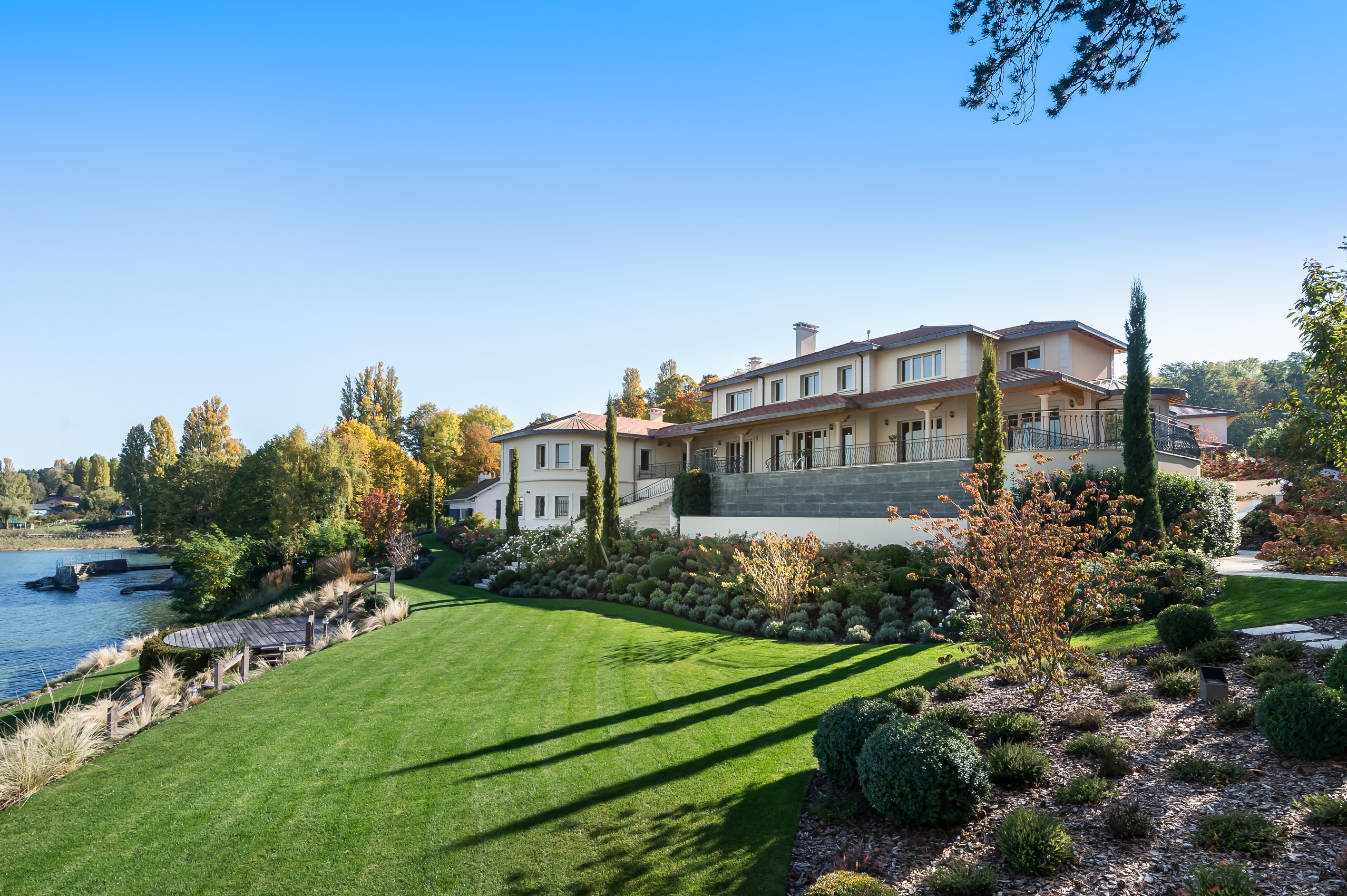  BEAUTIFUL WATERFRONT PROPERTY - 物件實景