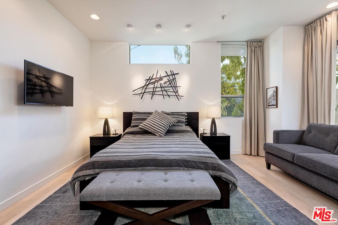 West Hollywood, California, 90069, United States, 2 Bedrooms Bedrooms, ,2 BathroomsBathrooms,Residential,For Sale,2000486