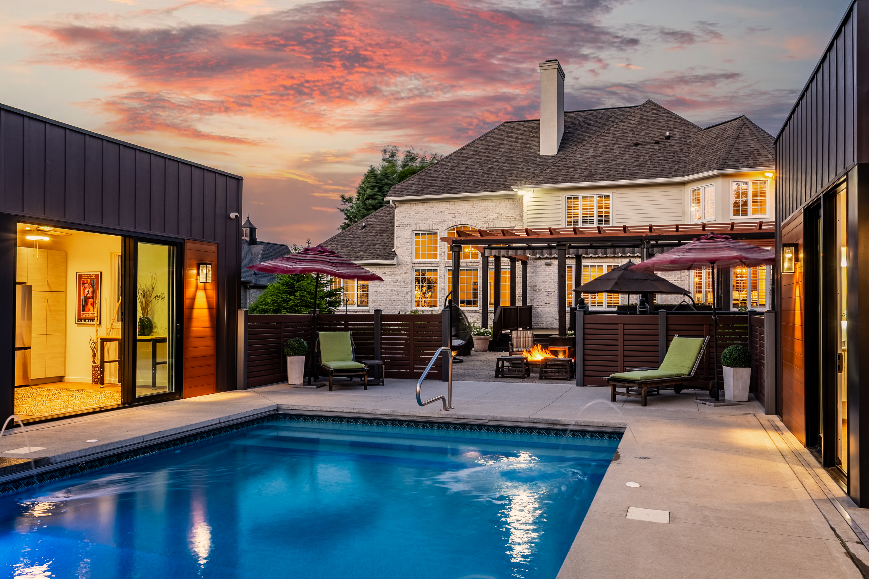  Exceptional West Carmel Home with Resort-Caliber Backyard - 物件實景