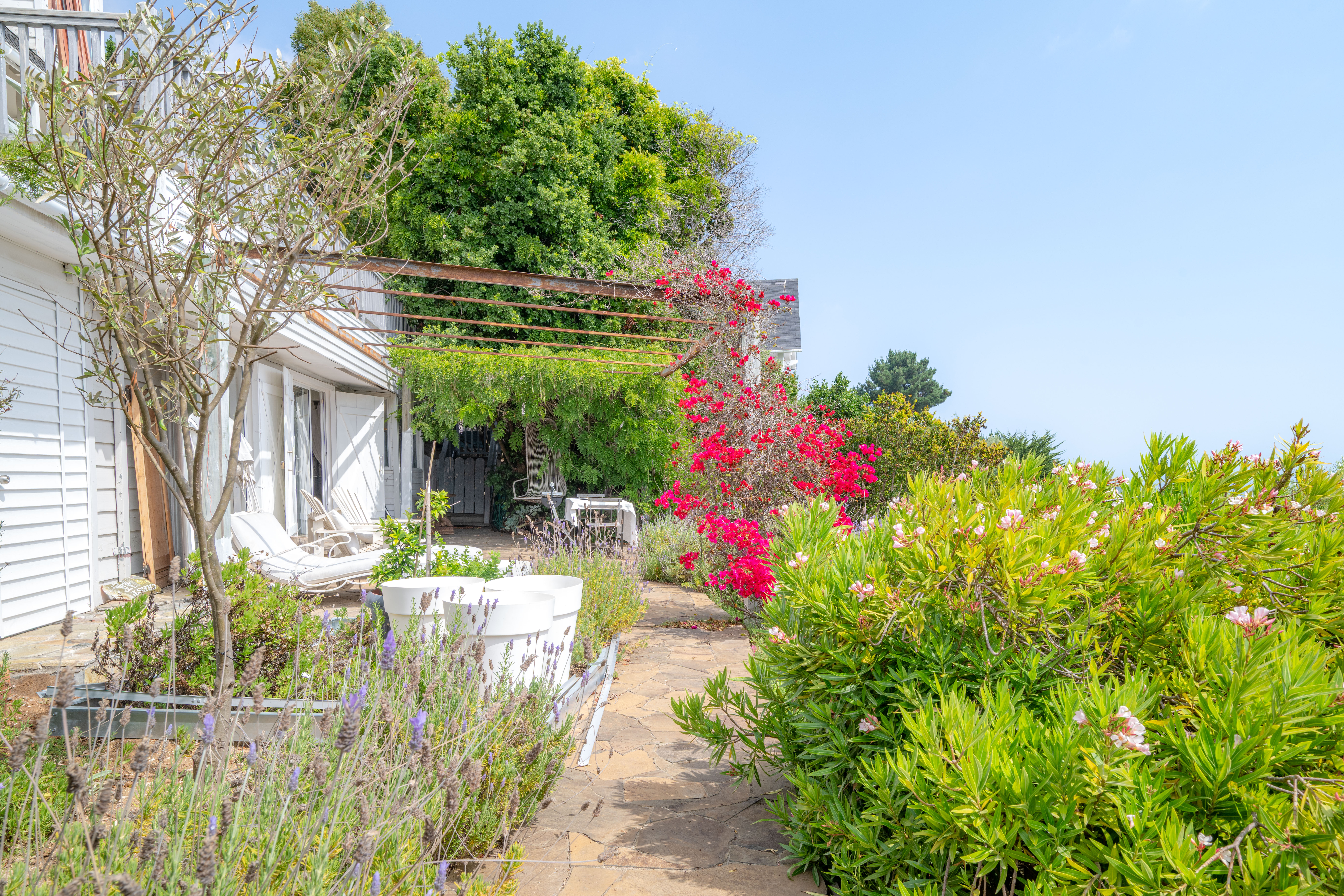  Georgian-style home in El Boldo gated community with ocean views - 物件實景