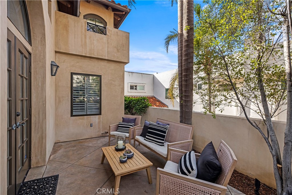 Newport Beach, California, 92663, United States, 3 Bedrooms Bedrooms, ,3 BathroomsBathrooms,Residential,For Sale,1992084