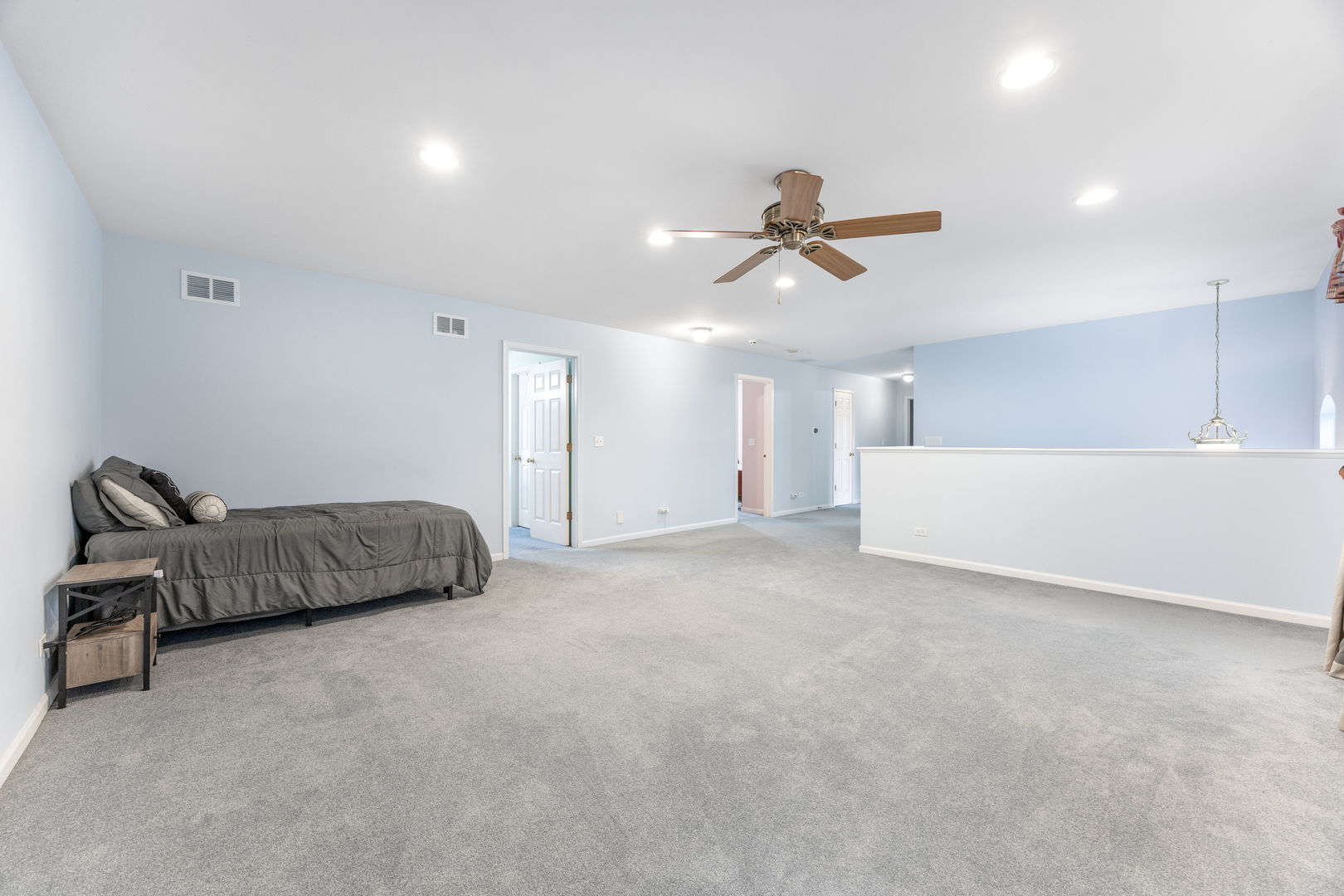 Aurora, Illinois, 60503, United States, 4 Bedrooms Bedrooms, ,4 BathroomsBathrooms,Residential,For Sale,1996051