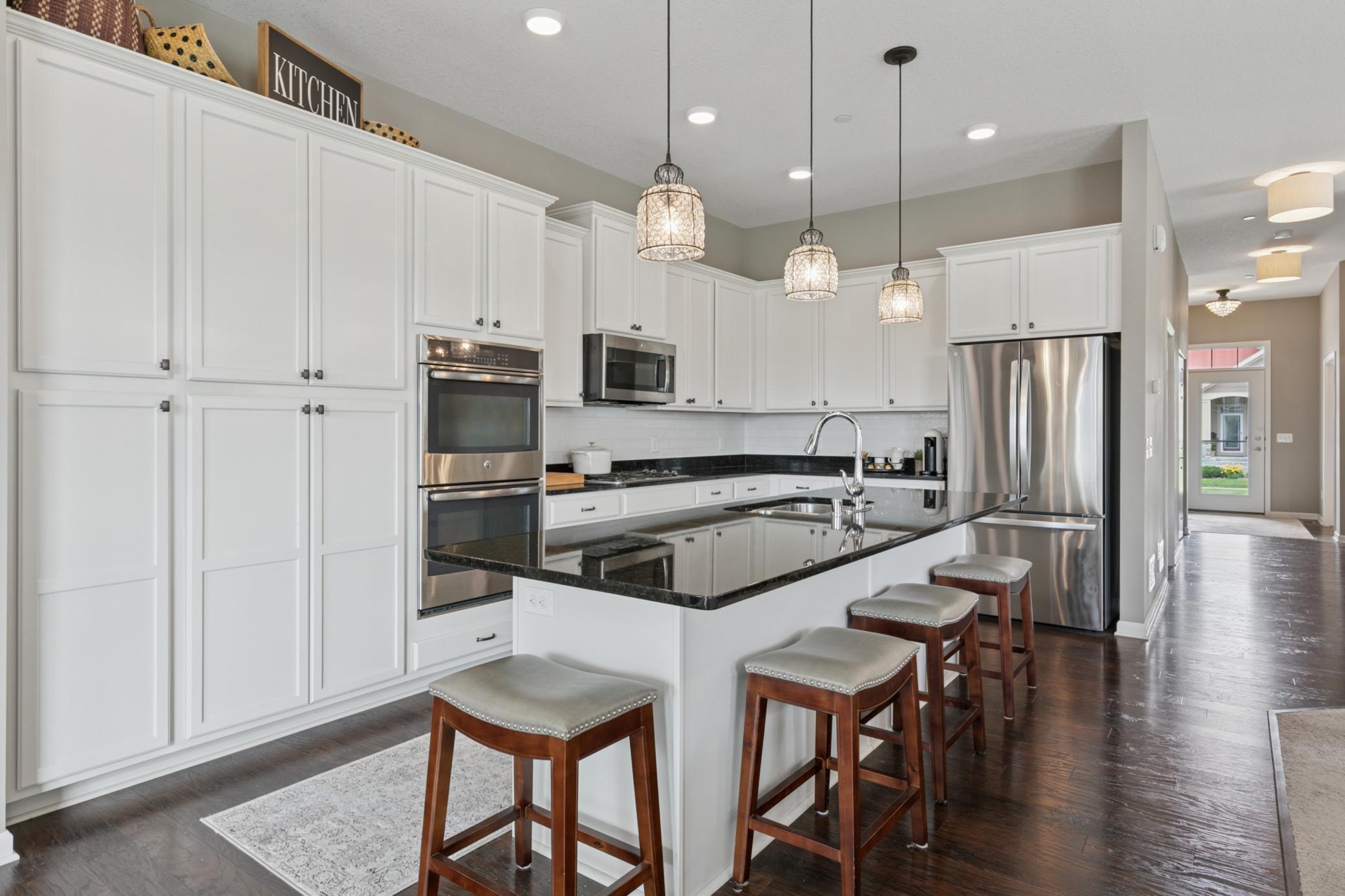 Lakeville, Minnesota, 55044, United States, 3 Bedrooms Bedrooms, ,2 BathroomsBathrooms,Residential,For Sale,1971412