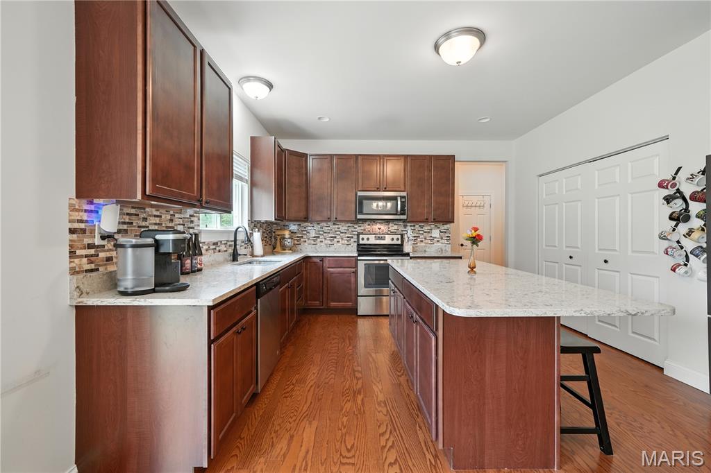 Lake St Louis, Missouri, 63367, United States, 4 Bedrooms Bedrooms, ,3 BathroomsBathrooms,Residential,For Sale,1901127