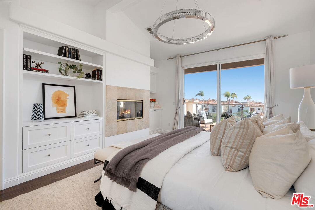 Malibu, California, 90265, United States, 2 Bedrooms Bedrooms, ,3 BathroomsBathrooms,Residential,For Sale,1902662