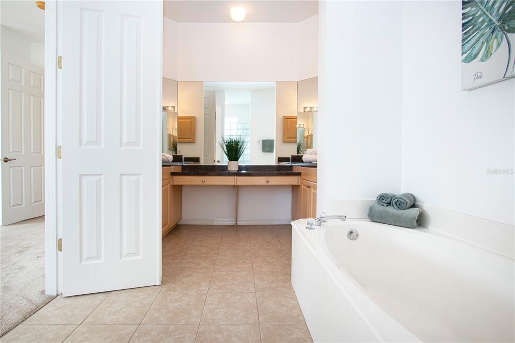 Ellenton, Florida, 34222, United States, 4 Bedrooms Bedrooms, ,3 BathroomsBathrooms,Residential,For Sale,1988008