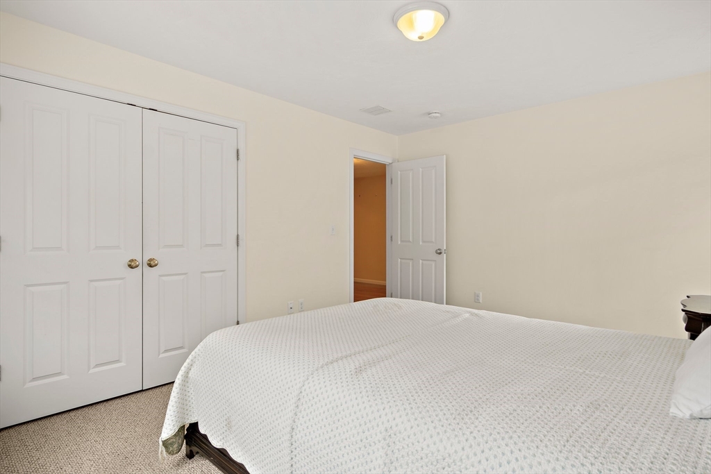 Rockland, Massachusetts, 02370, United States, 4 Bedrooms Bedrooms, ,3 BathroomsBathrooms,Residential,For Sale,1898711