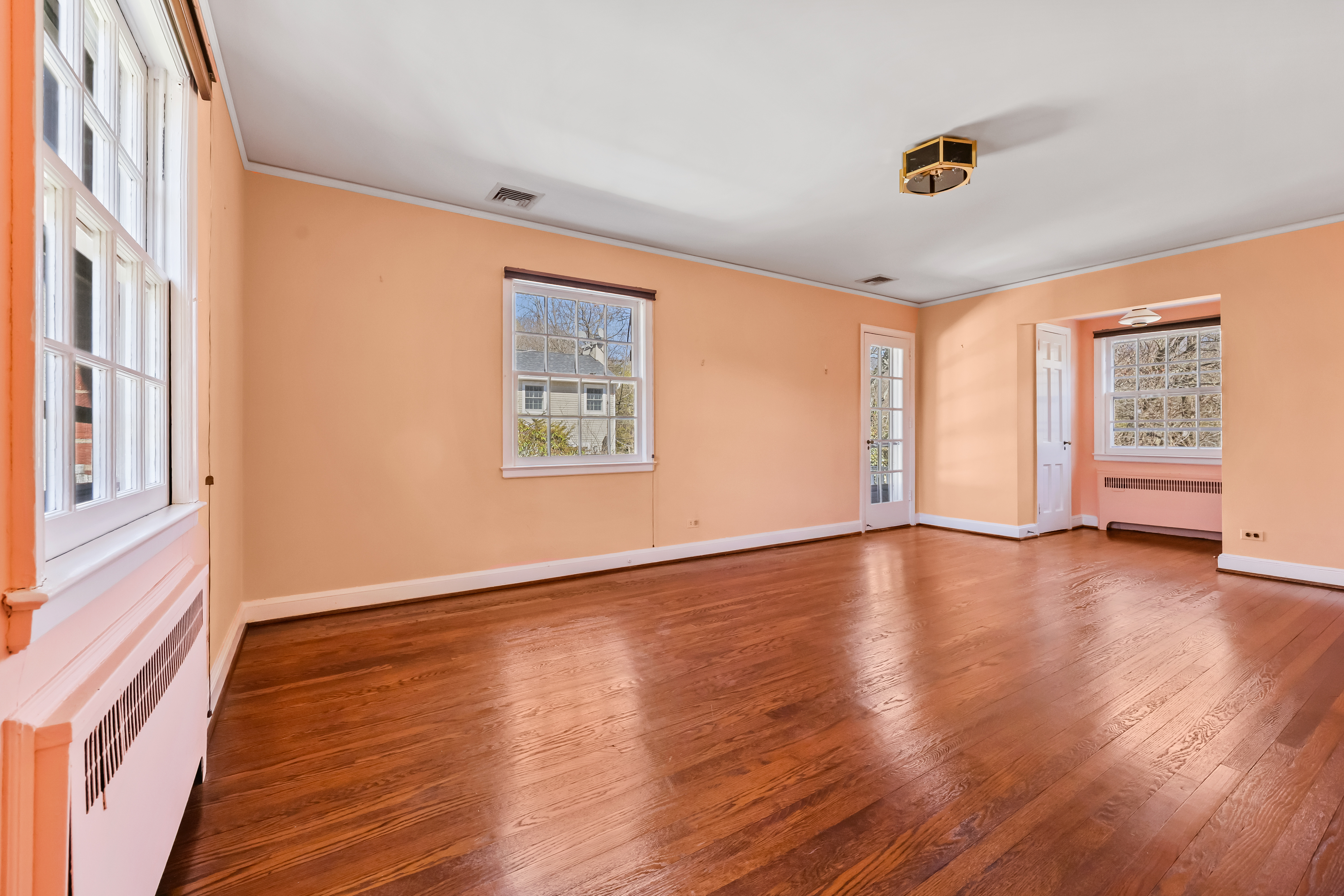  Sun-drenched and Welcoming - 物件實景