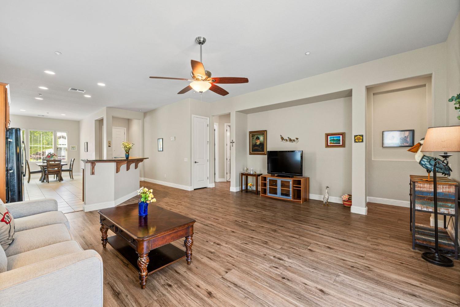 Roseville, California, 95747, United States, 3 Bedrooms Bedrooms, ,2 BathroomsBathrooms,Residential,For Sale,1924391