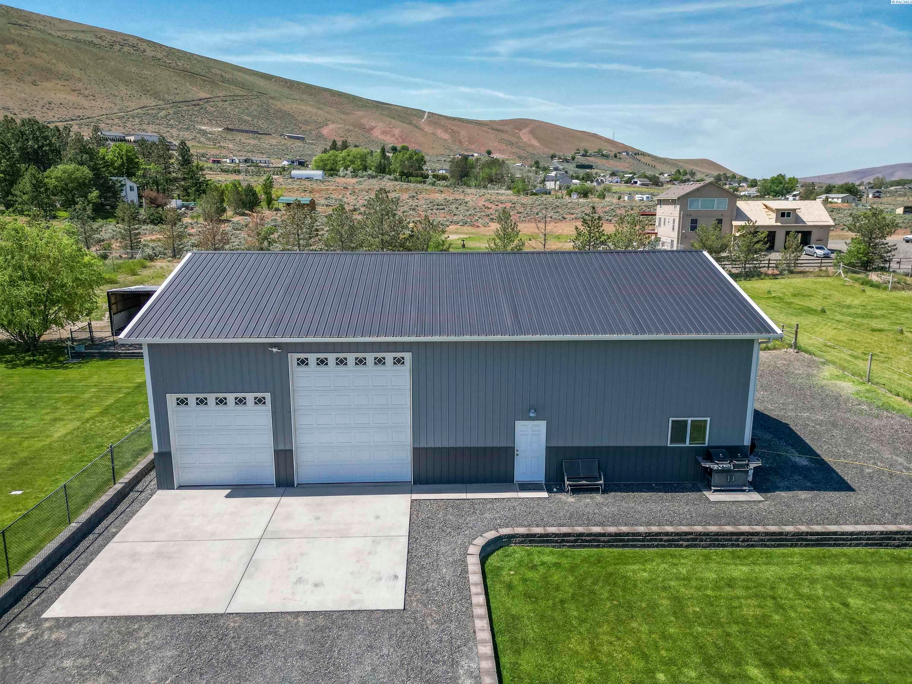 Benton City, Washington, 99320, United States, 3 Bedrooms Bedrooms, ,2 BathroomsBathrooms,Residential,For Sale,1983033