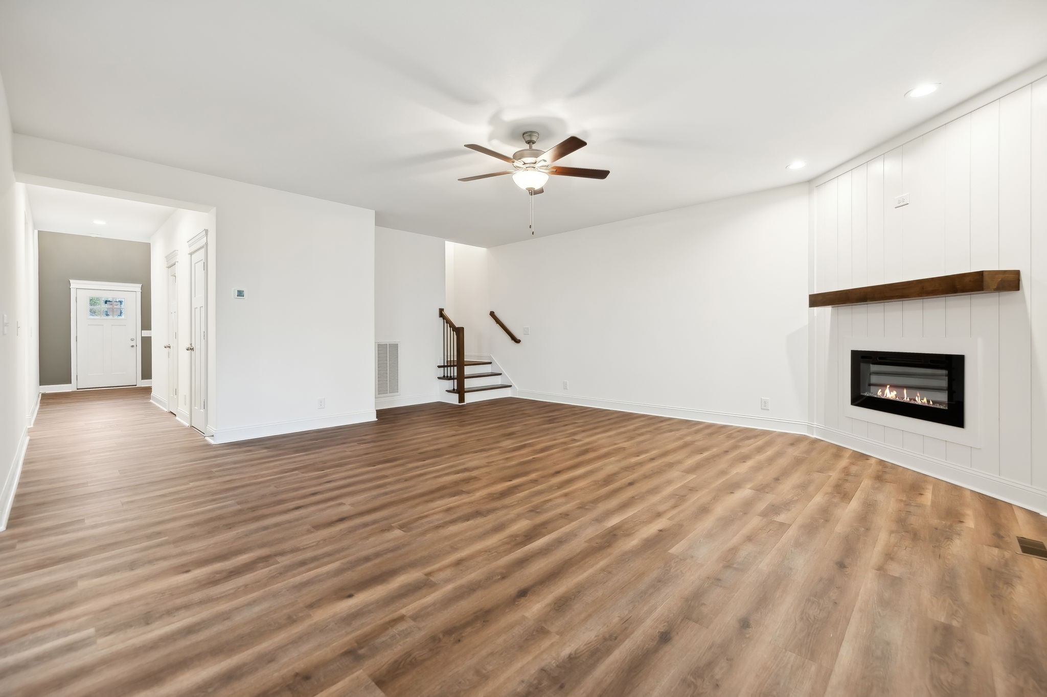 Clarksville, Tennessee, 37043, United States, 4 Bedrooms Bedrooms, ,4 BathroomsBathrooms,Residential,For Sale,2005810