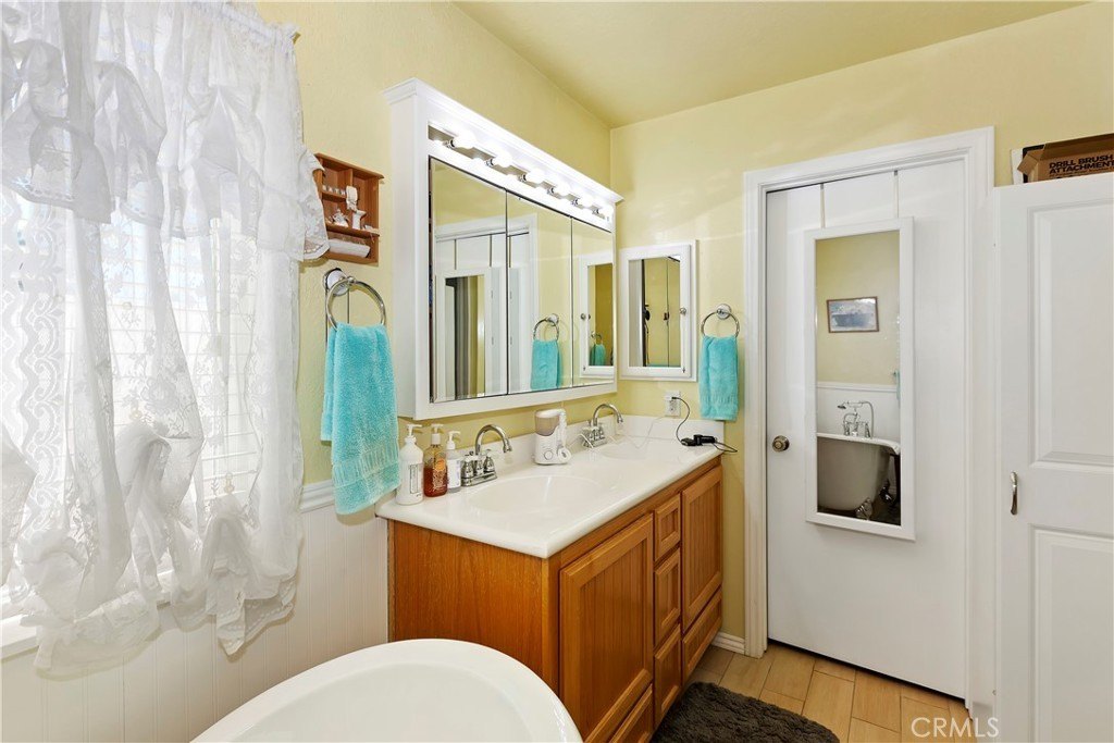 Hesperia, California, 92345, United States, 3 Bedrooms Bedrooms, ,2 BathroomsBathrooms,Residential,For Sale,1933281