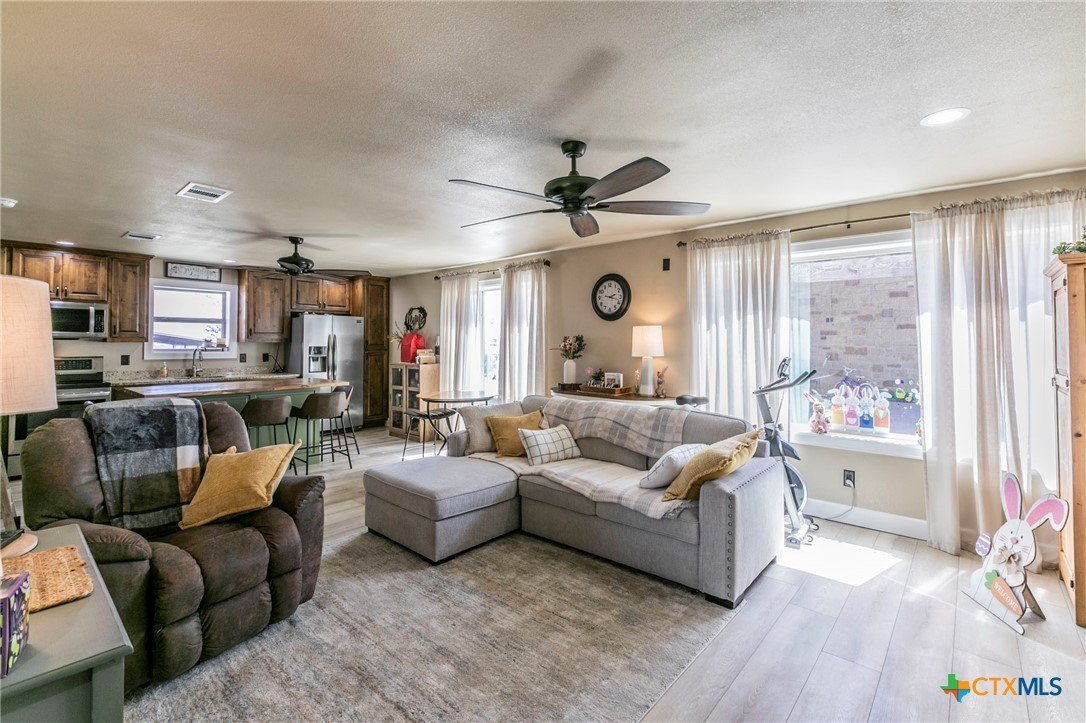 Granger, Texas, 76530, United States, 3 Bedrooms Bedrooms, ,2 BathroomsBathrooms,Residential,For Sale,1923229