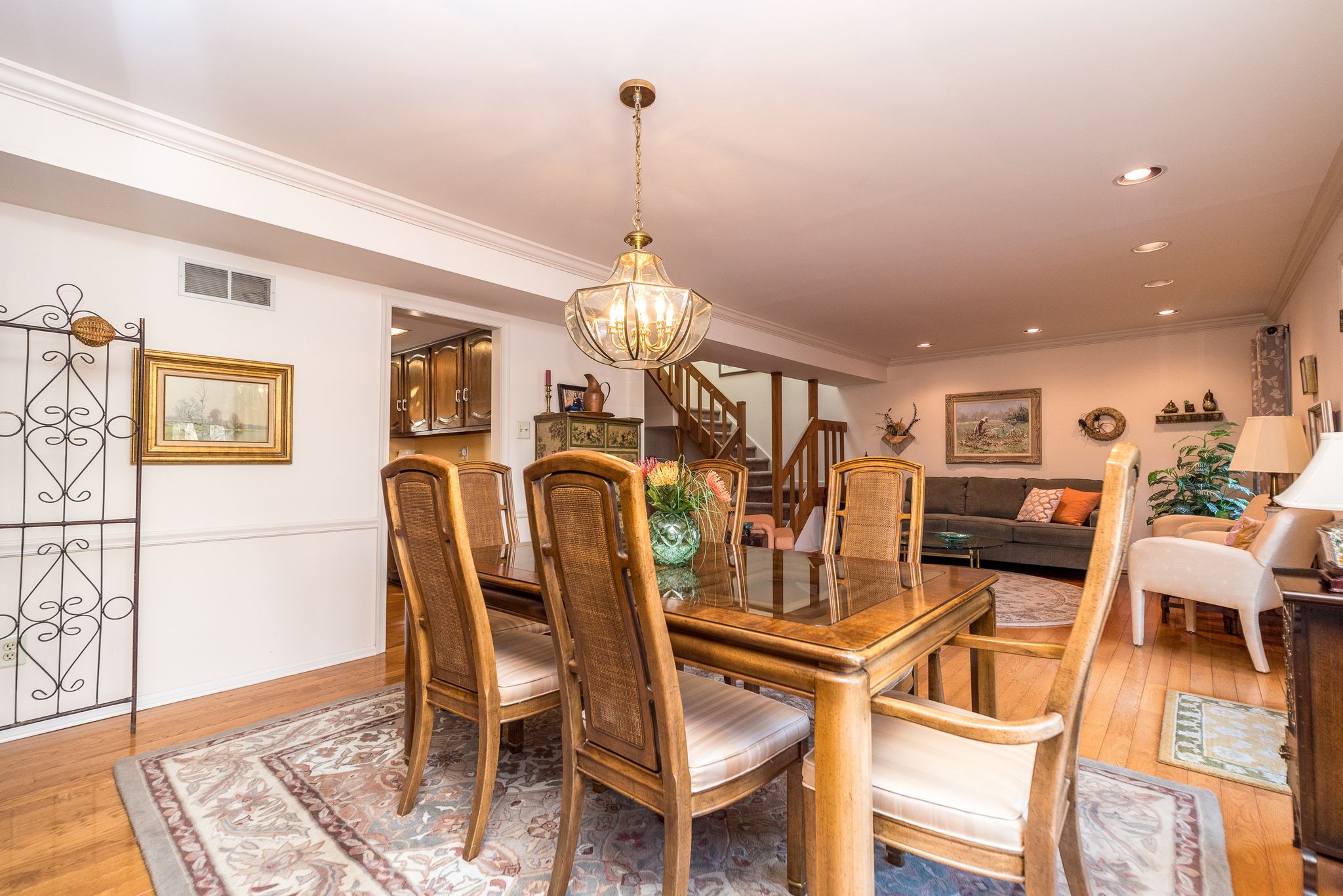 Chesterbrook, Pennsylvania, 19087, United States, 2 Bedrooms Bedrooms, ,3 BathroomsBathrooms,Residential,For Sale,1978885