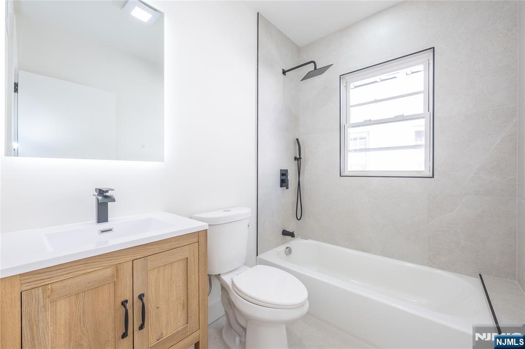 Clifton, New Jersey, 07011, United States, 4 Bedrooms Bedrooms, ,2 BathroomsBathrooms,Residential,For Sale,2003263